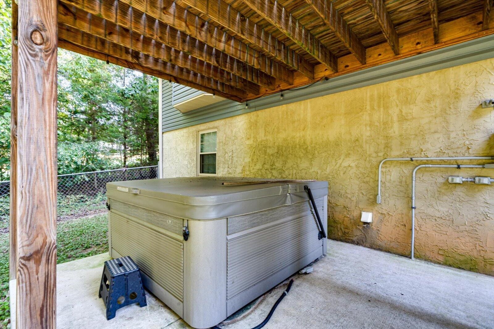 663 Castleview Drive Property Photo 30
