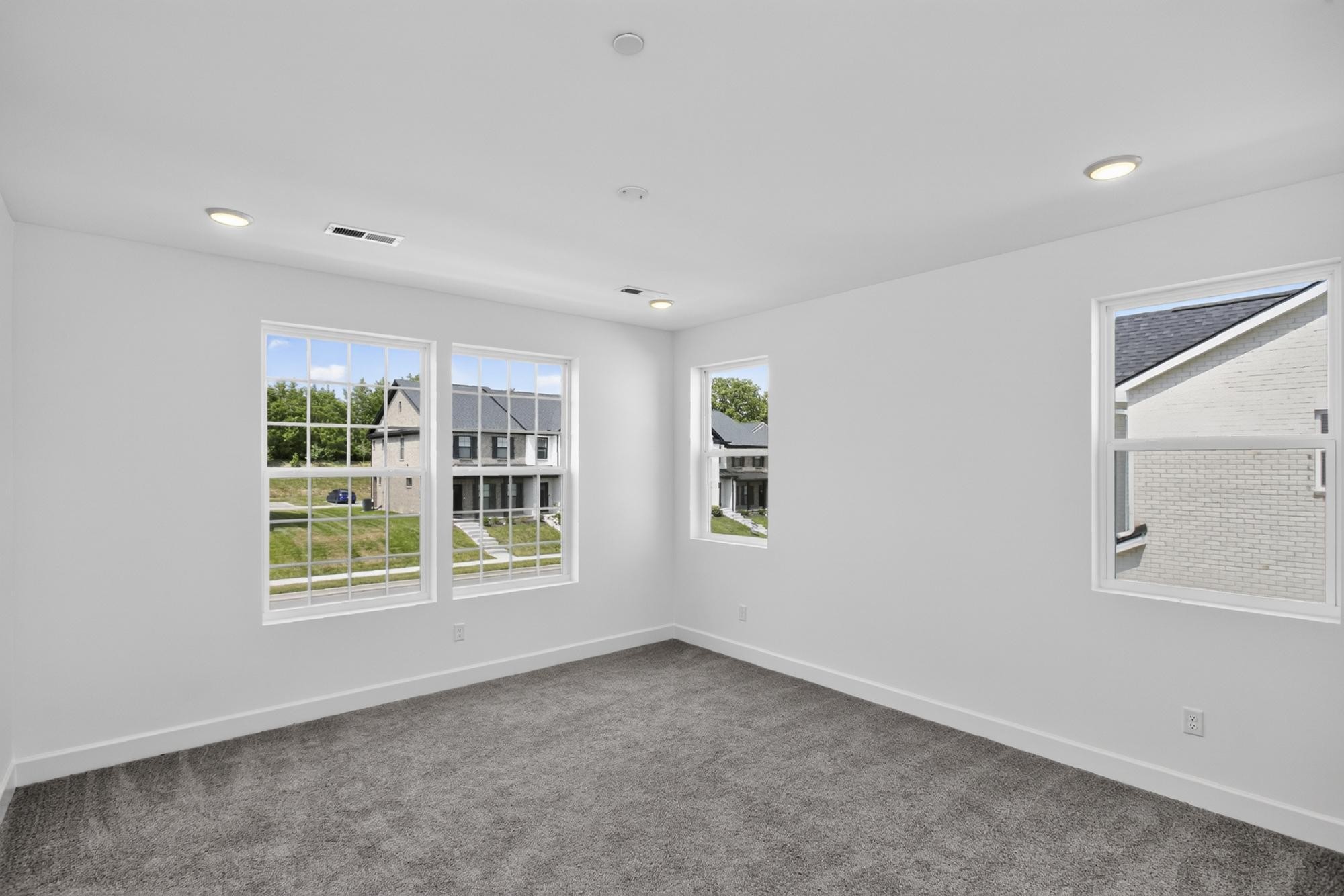321 Lynwood Station Boulevard Property Photo 9