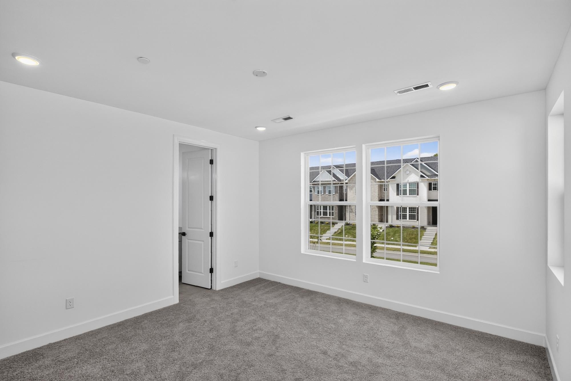 321 Lynwood Station Boulevard Property Photo 10