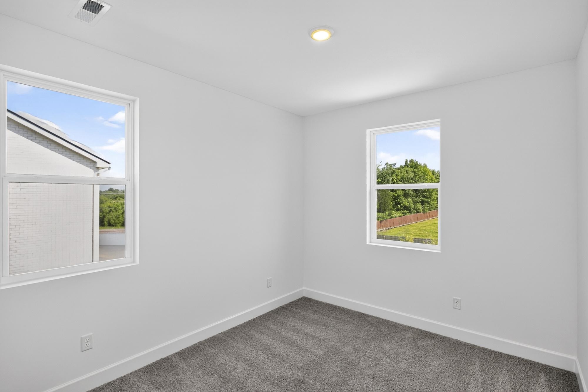 321 Lynwood Station Boulevard Property Photo 16