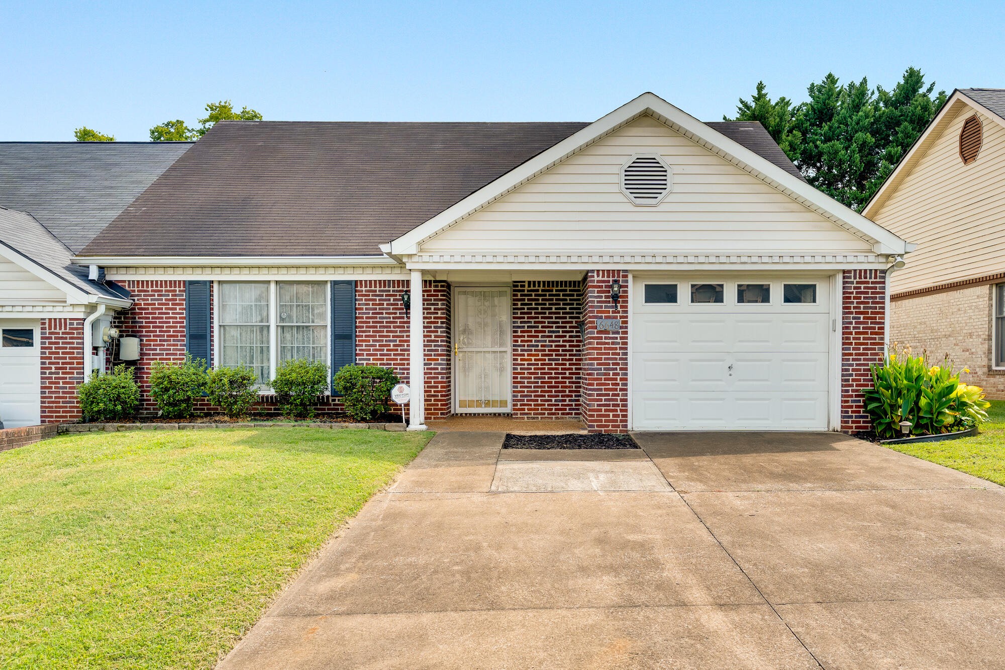 6648 Hickory Manor Circle Property Photo 1
