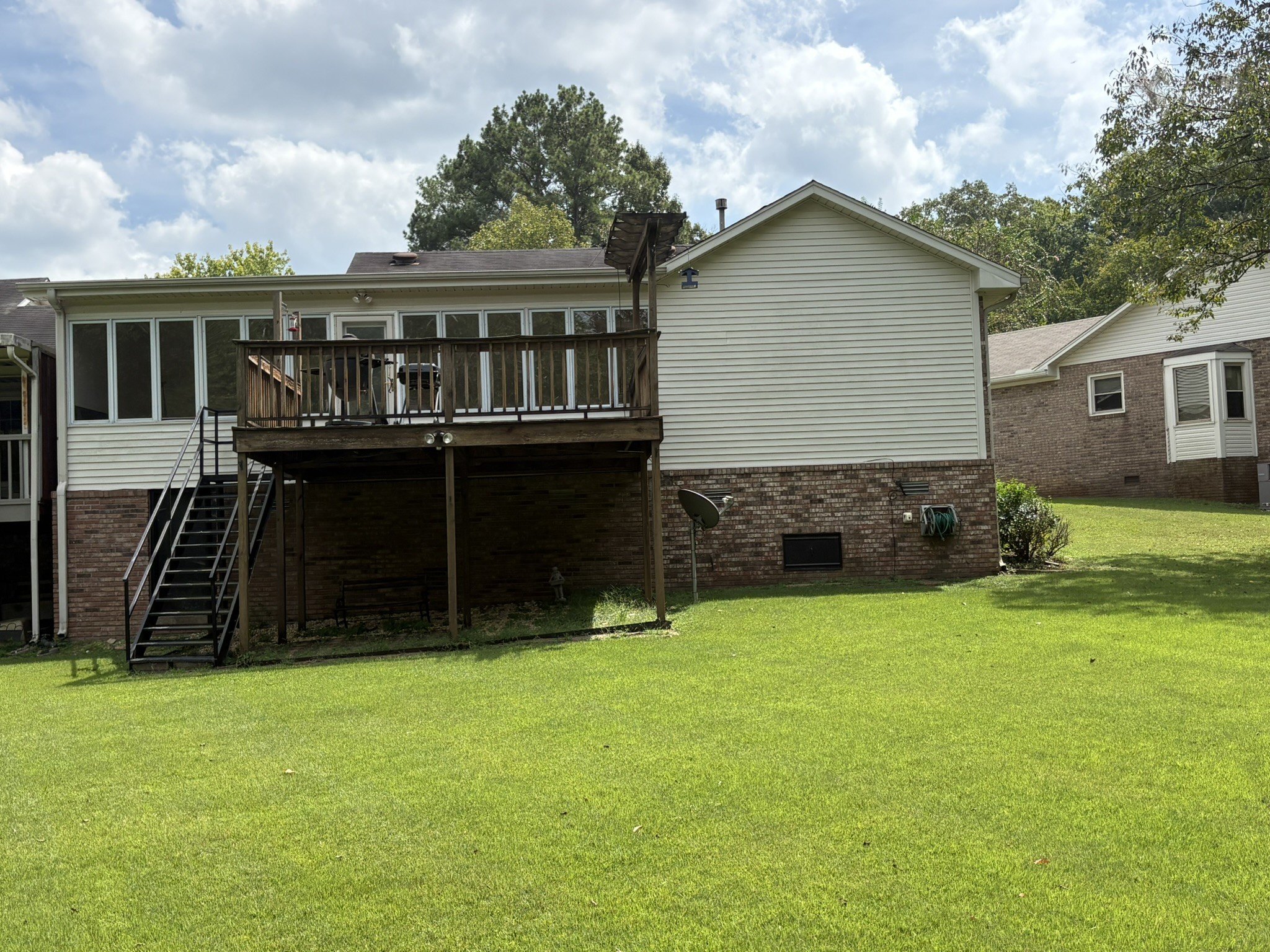 229 Hillsboro Cir Property Photo 7