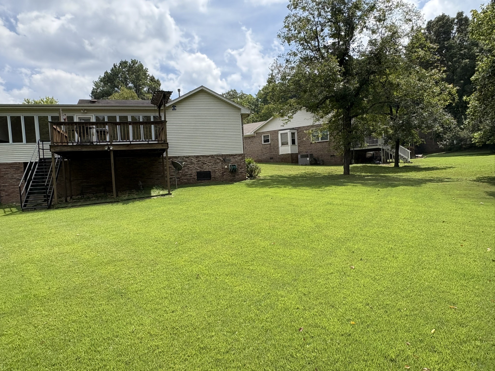 229 Hillsboro Cir Property Photo 9