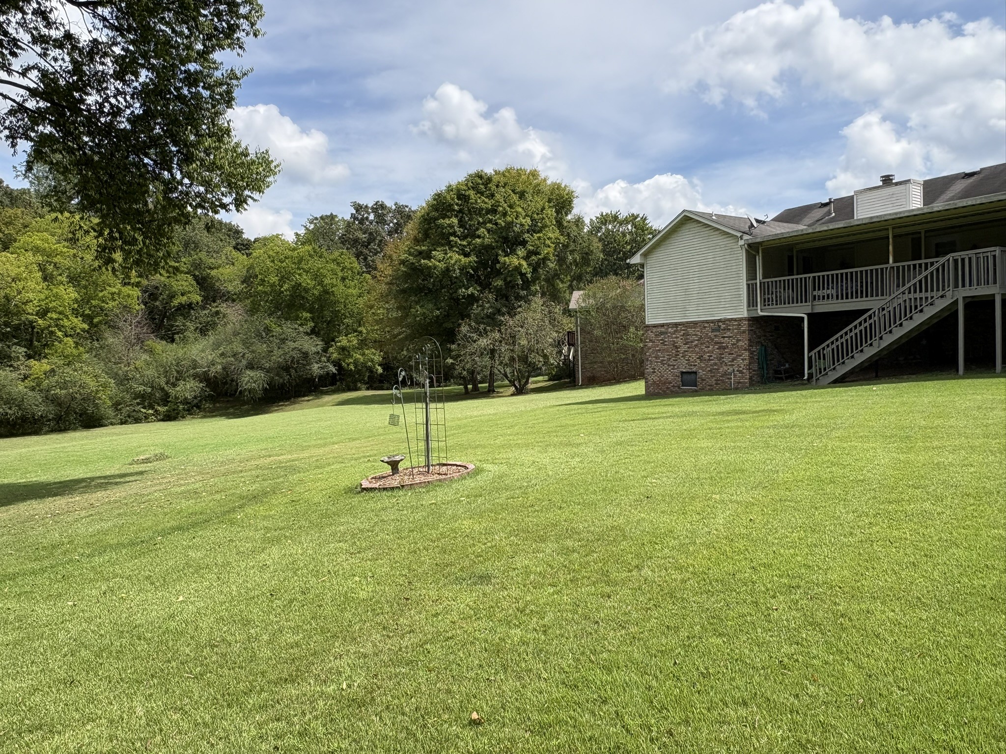 229 Hillsboro Cir Property Photo 12