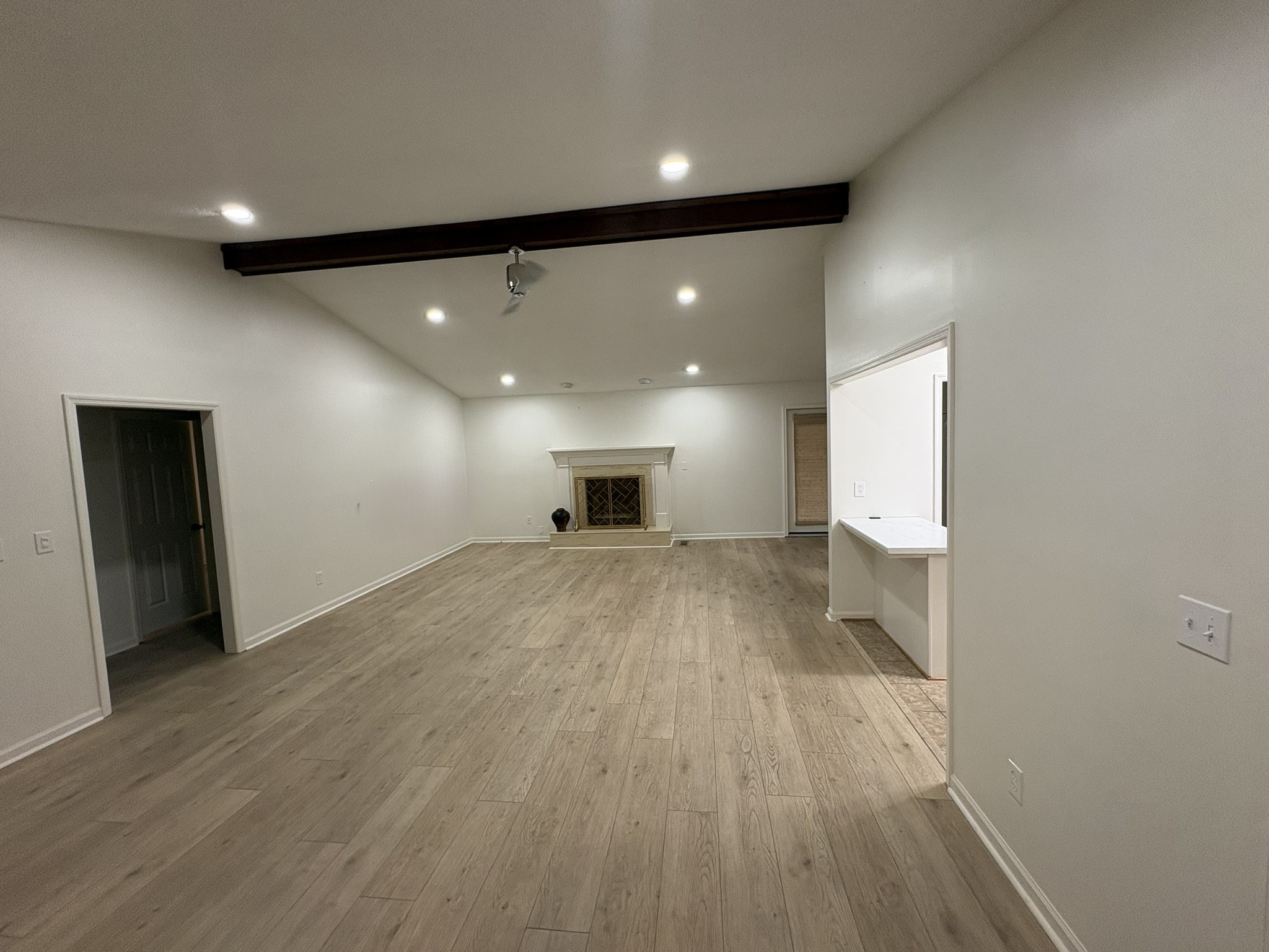 229 Hillsboro Cir Property Photo 17