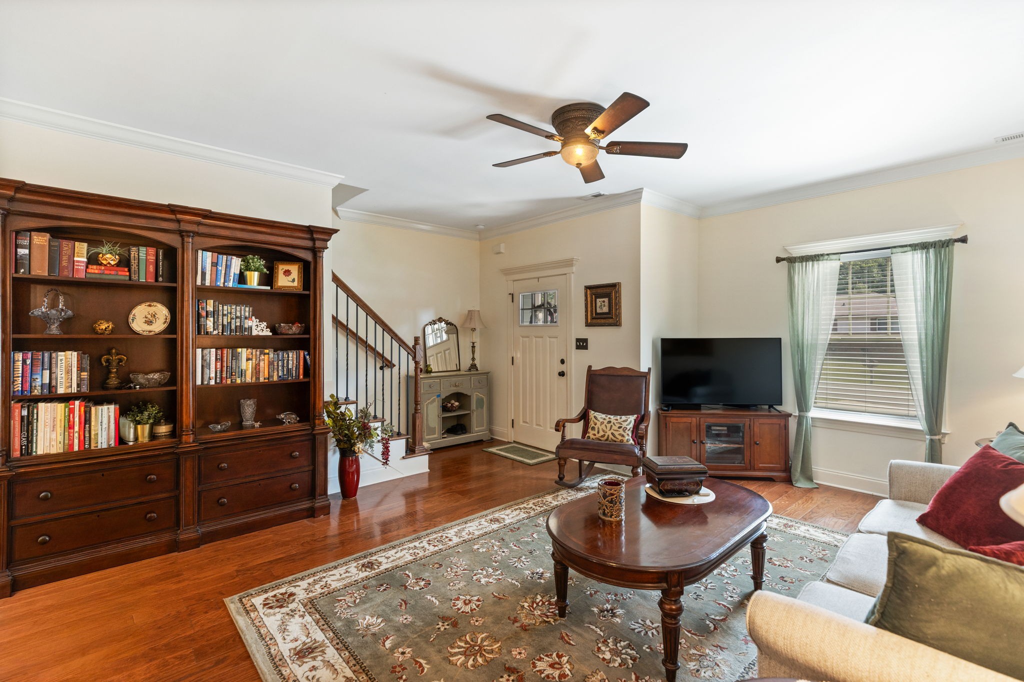 251 Sharon Dr, Ne Property Photo 7