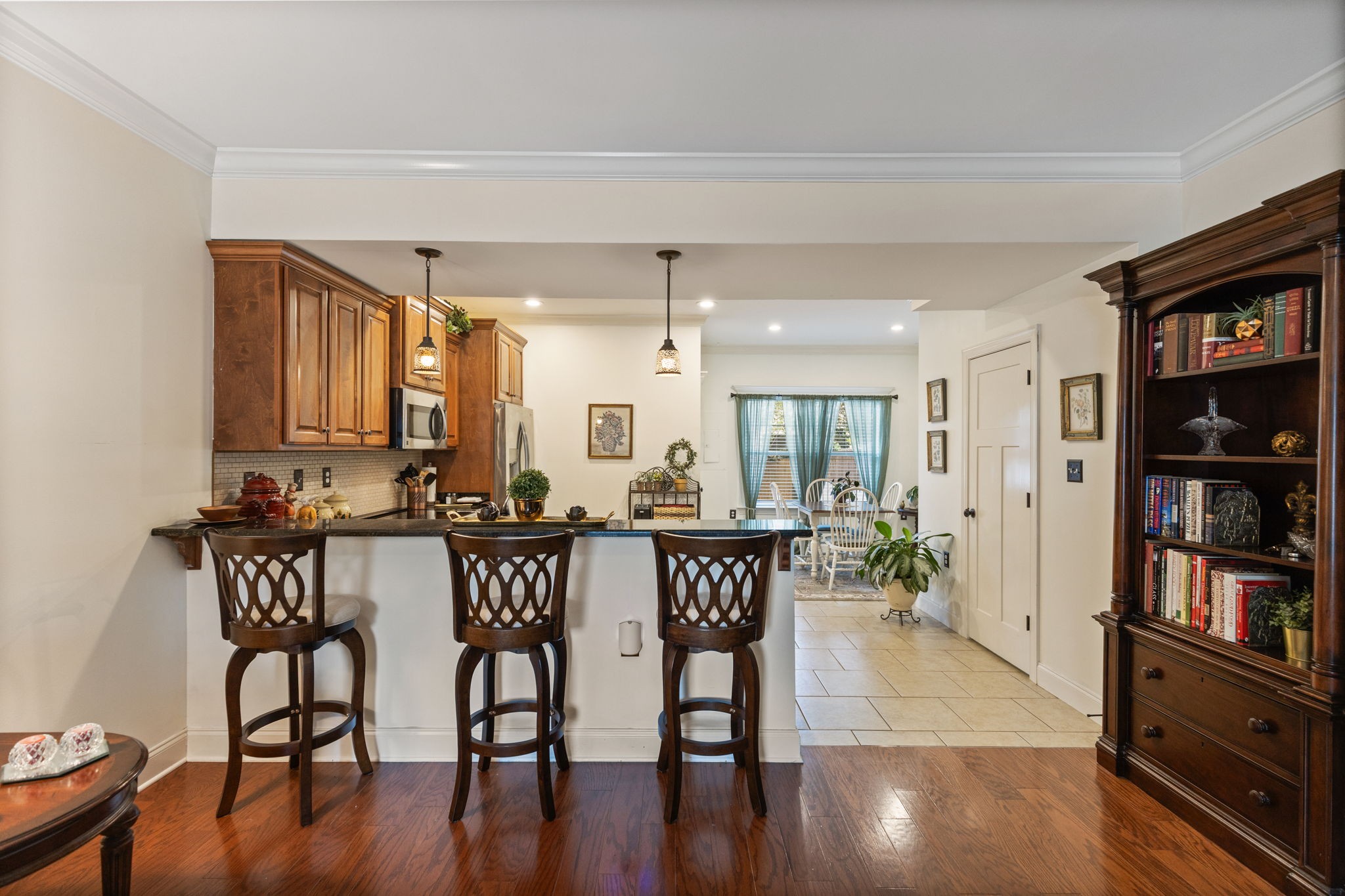 251 Sharon Dr, Ne Property Photo 11