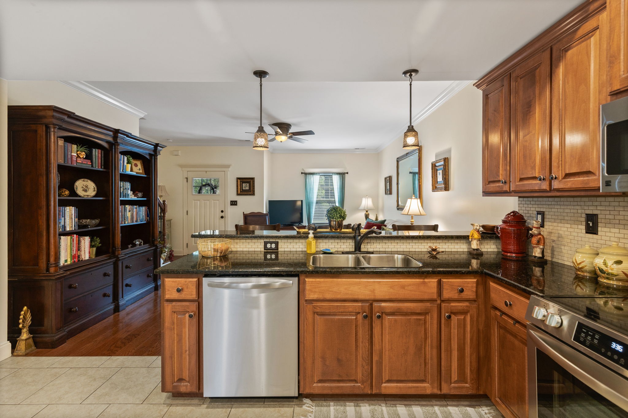 251 Sharon Dr, Ne Property Photo 14