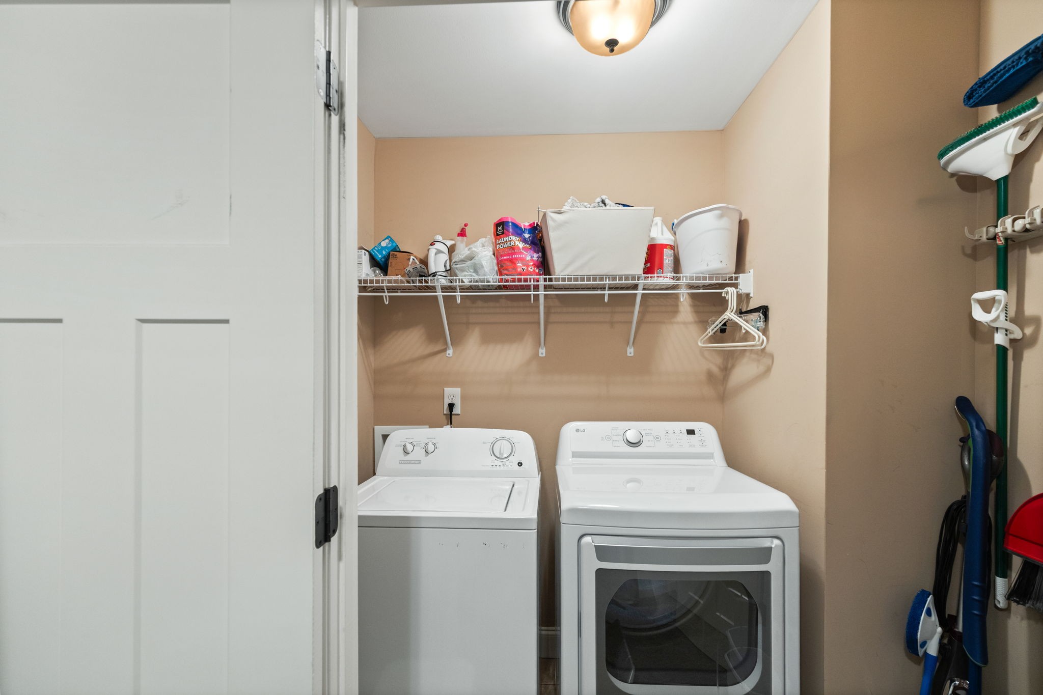 251 Sharon Dr, Ne Property Photo 26