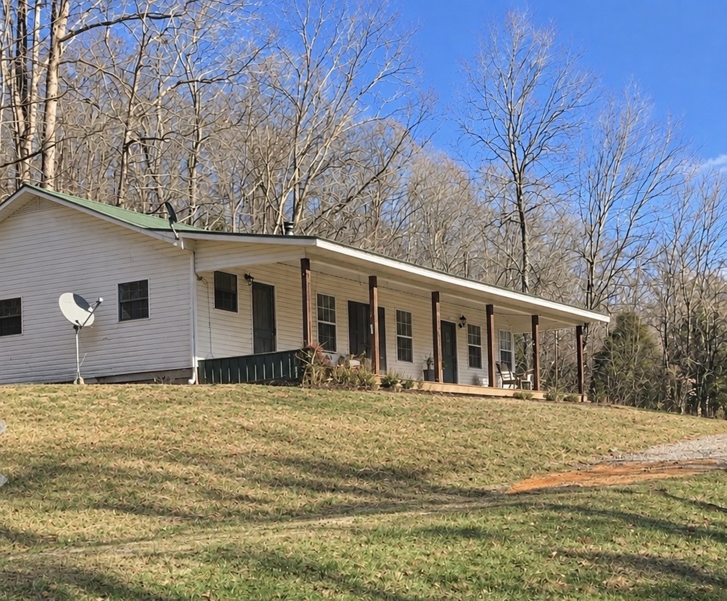 1252 Kelly Rd Property Photo 1