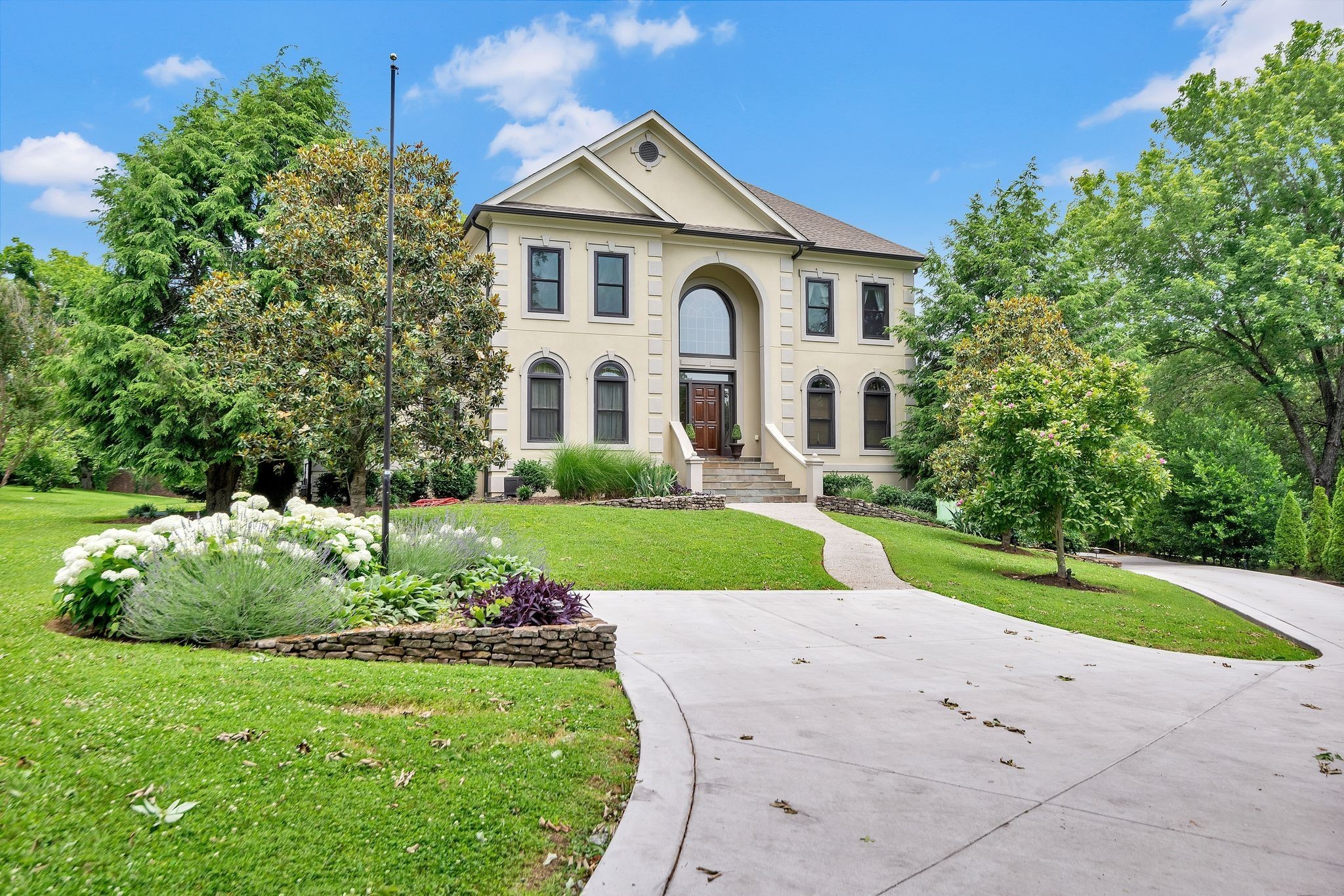 749 Adkisson Ln
