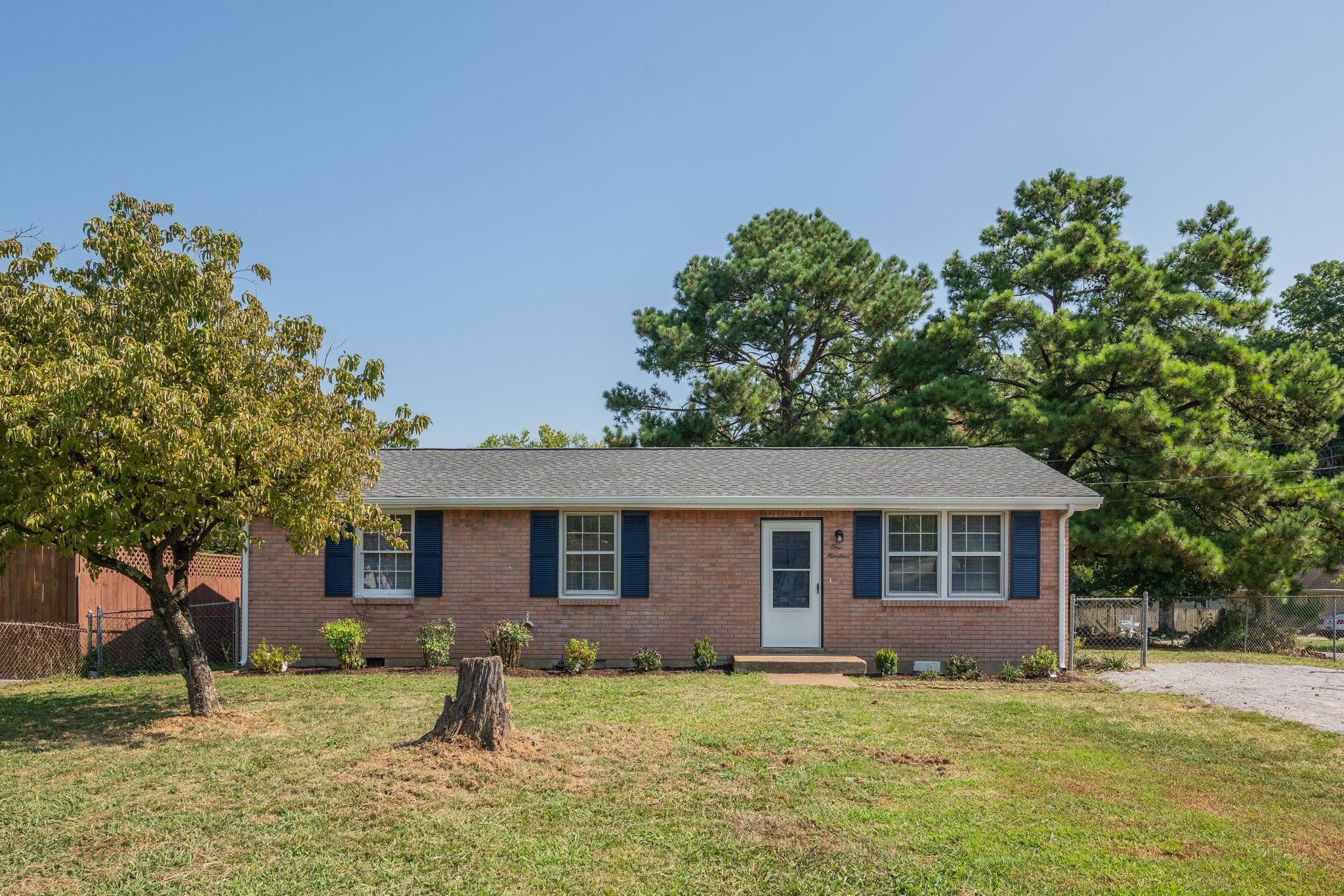 100 Karen Ray Ct Property Photo 1