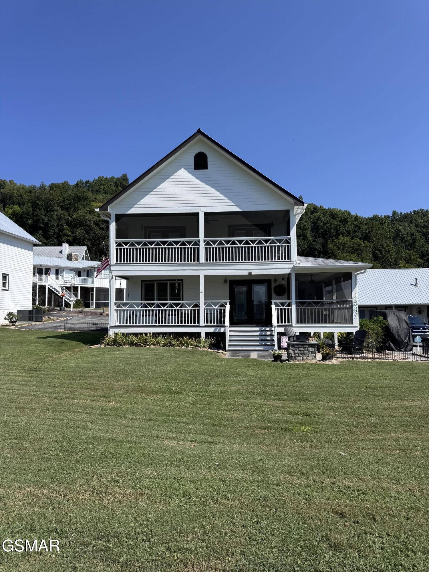 424 Country Path Way Property Photo 1