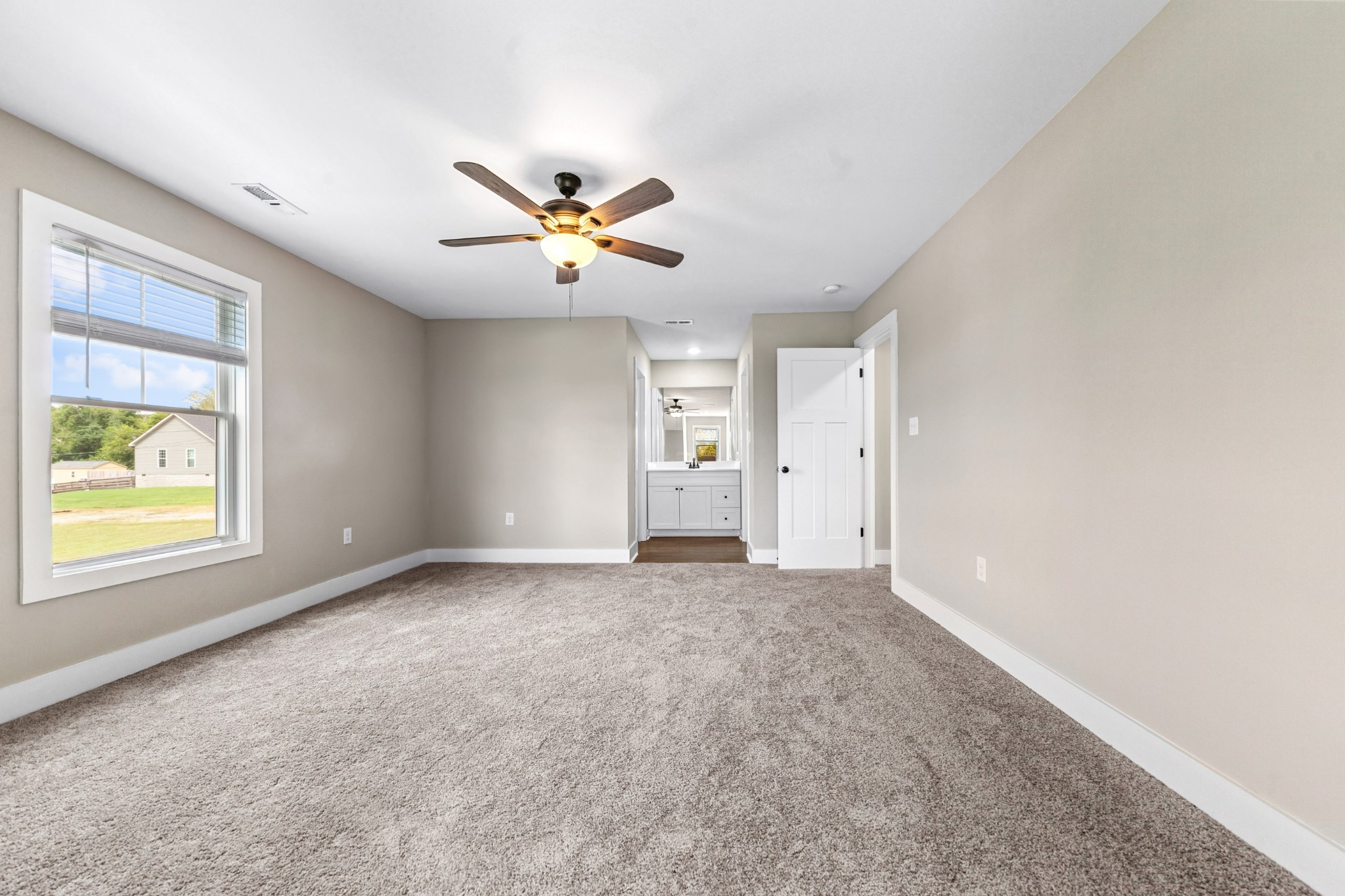 127 E Hill St Property Photo 26