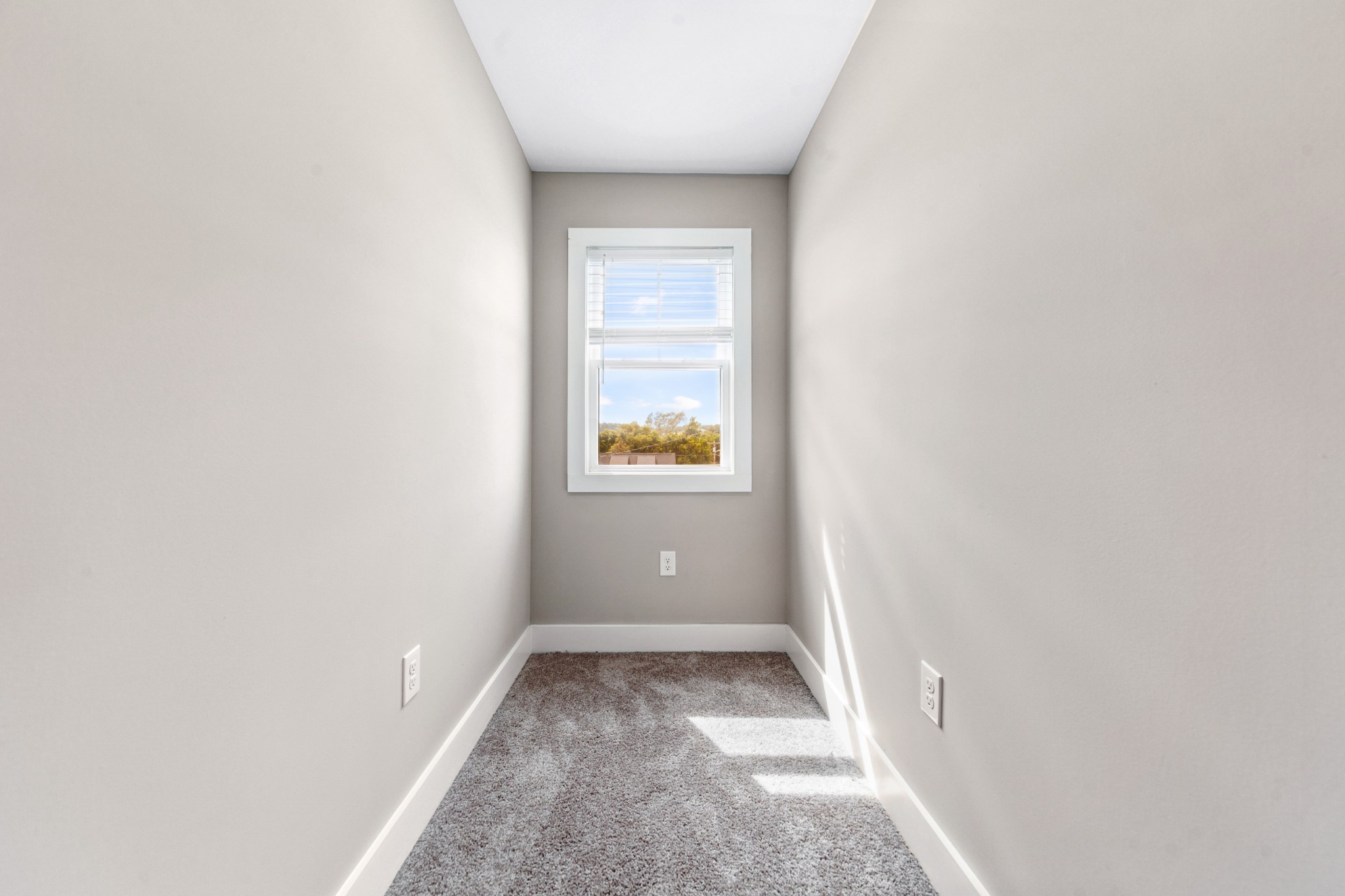 127 E Hill St Property Photo 35