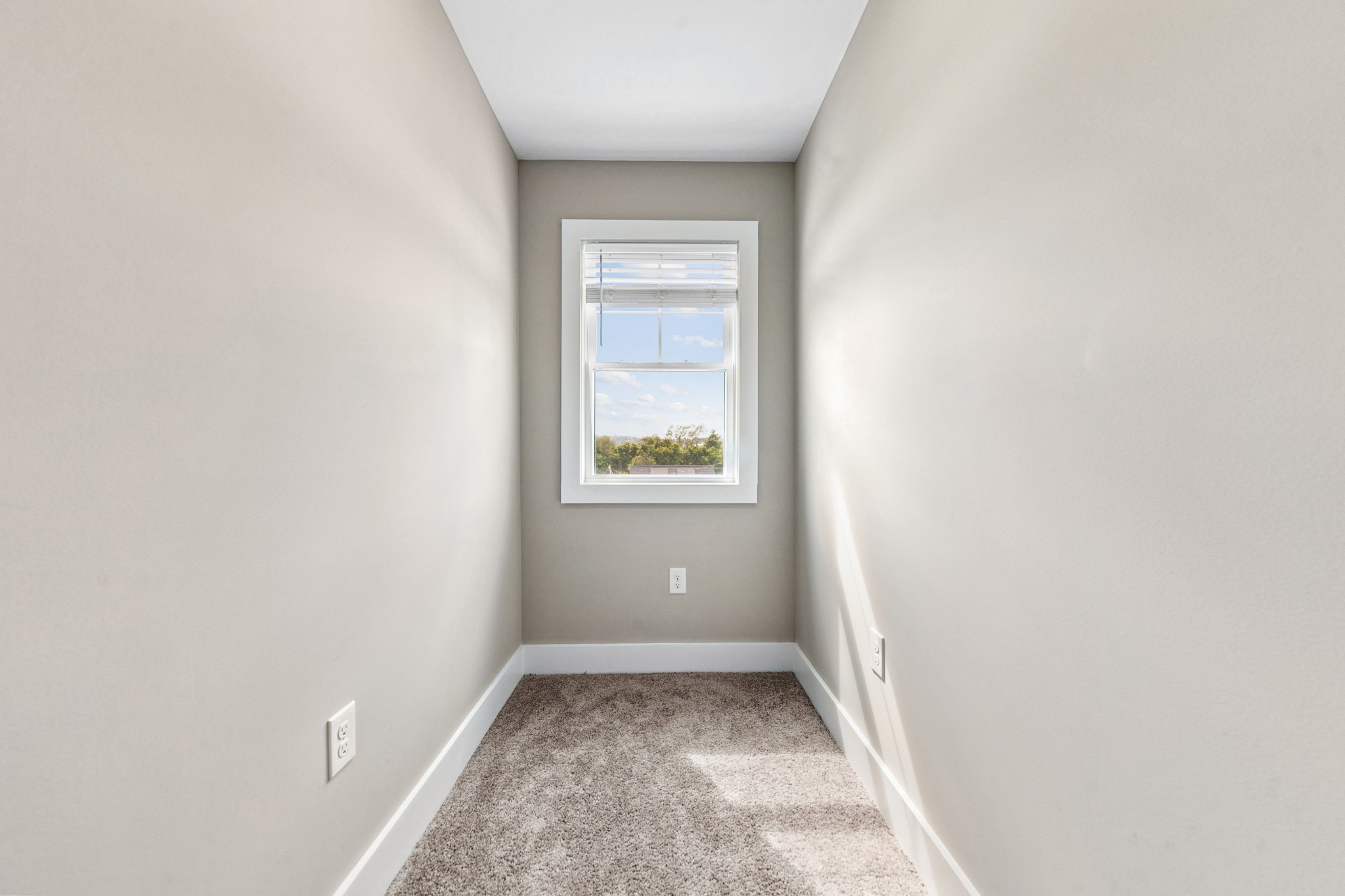 127 E Hill St Property Photo 42