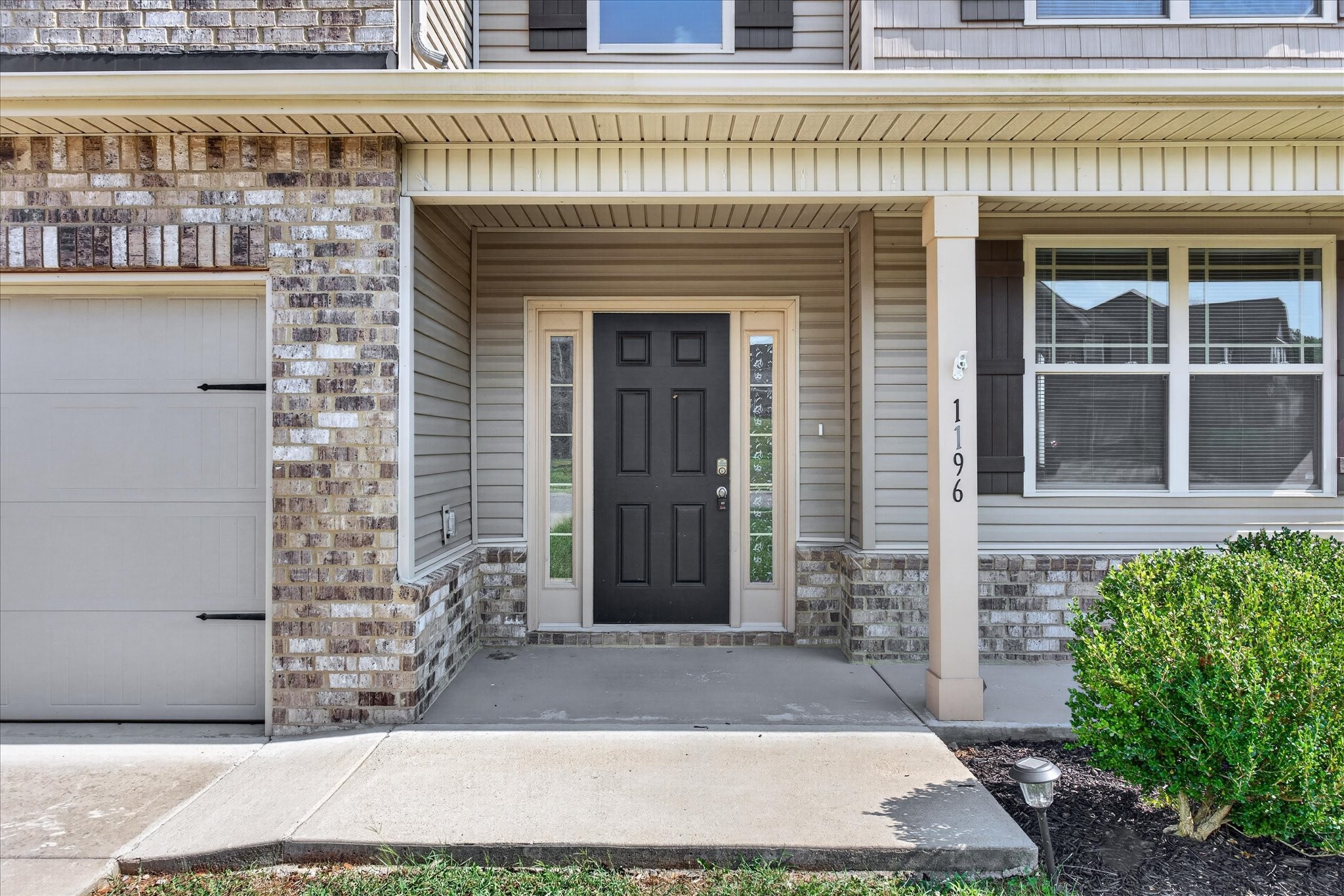 1196 Black Oak Circle Property Photo 4