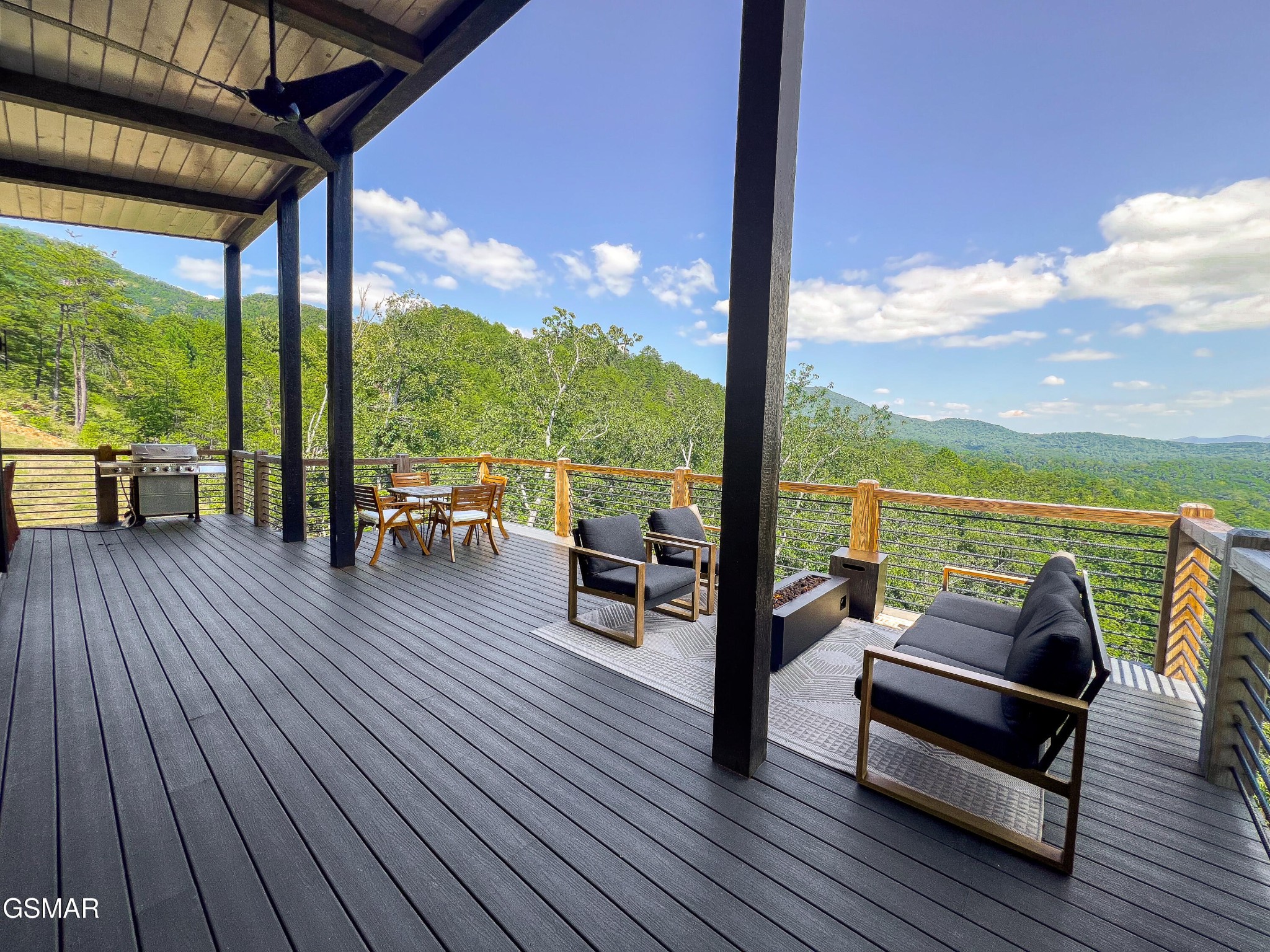 1536 Mountain Ash Way Property Photo 10