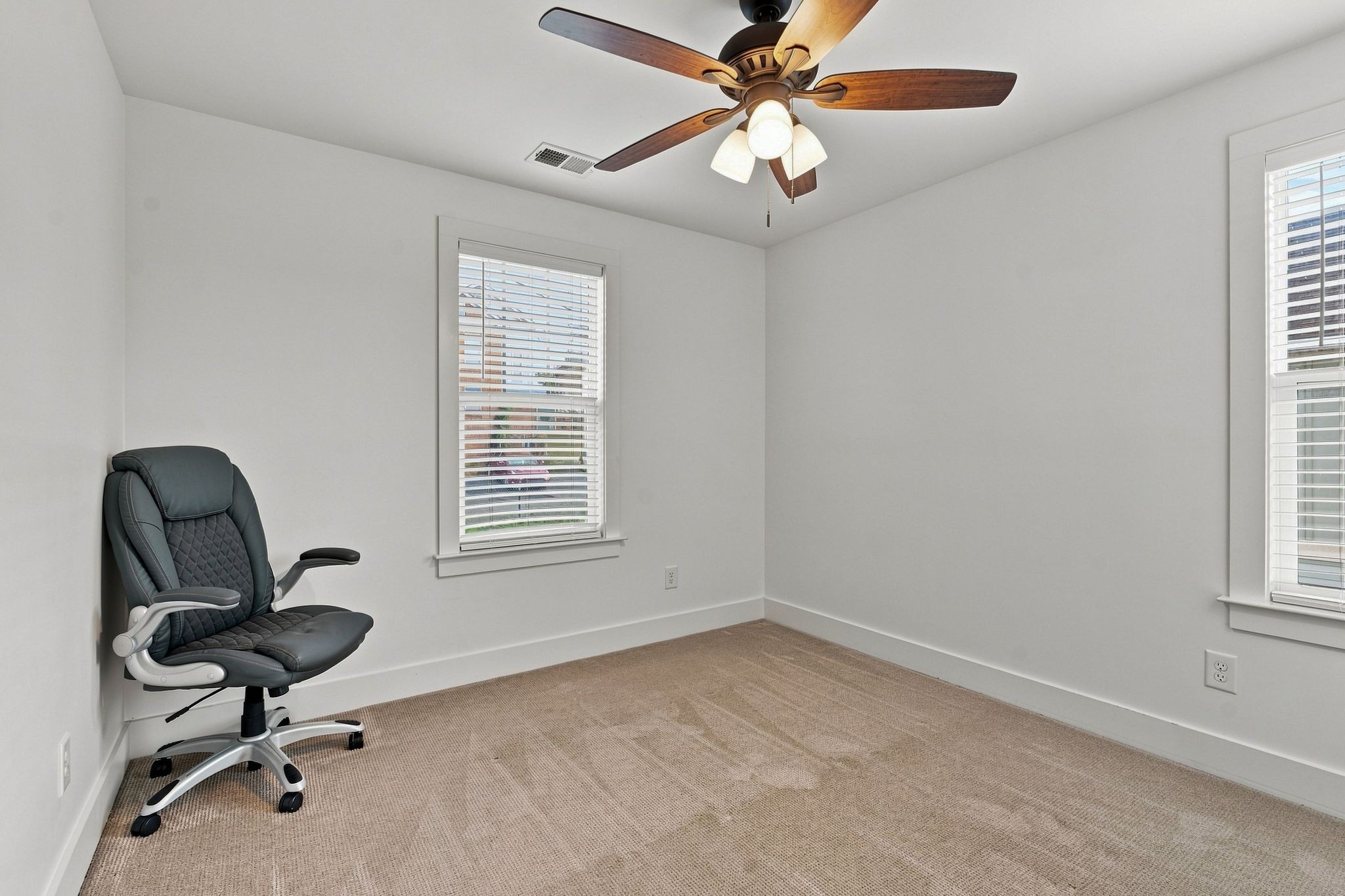 1719b Nubell St Property Photo 21