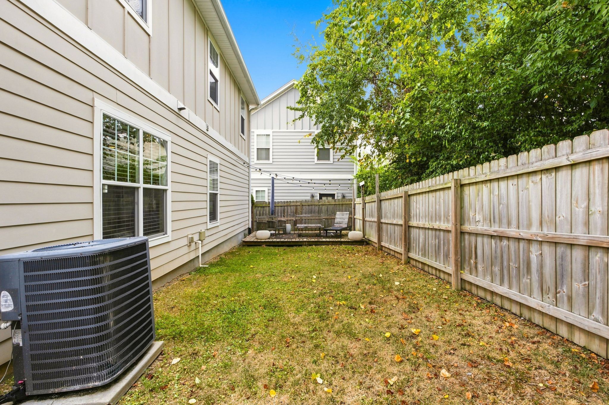 1719b Nubell St Property Photo 23