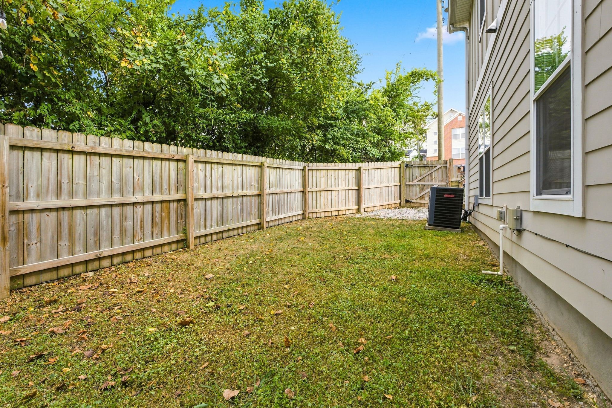 1719b Nubell St Property Photo 24