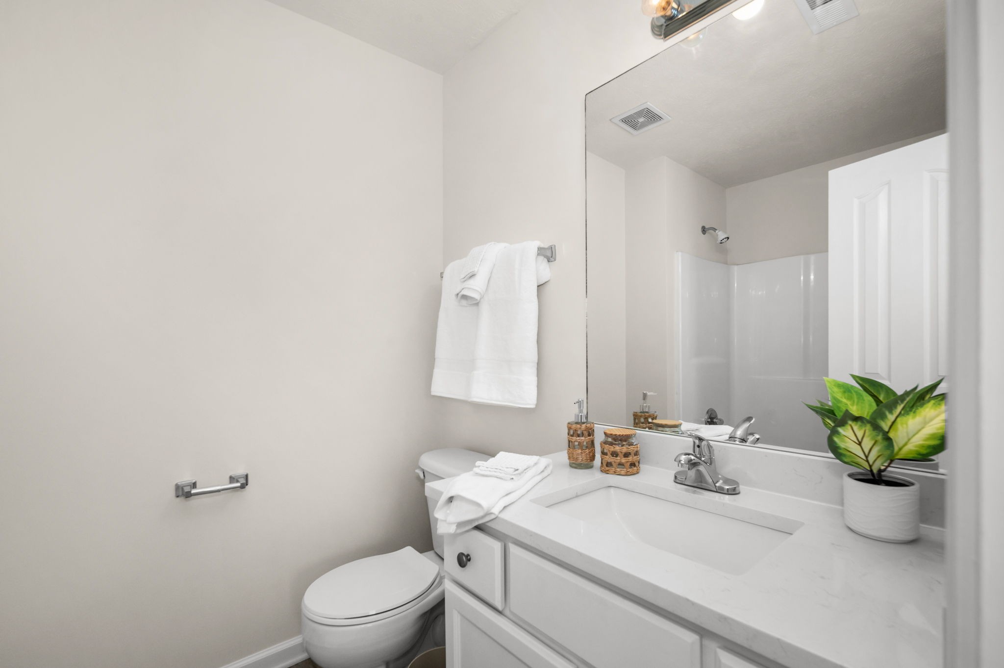 2961 S Rutherford Blvd Property Photo 15