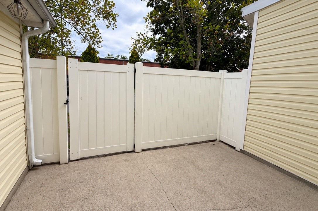 2961 S Rutherford Blvd Property Photo 23