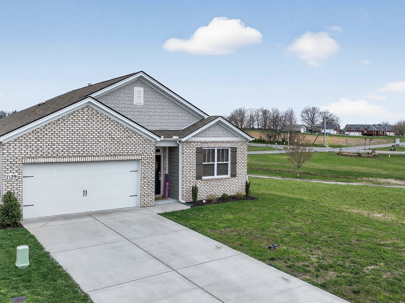 7129 Sunny Parks Dr Property Photo 2