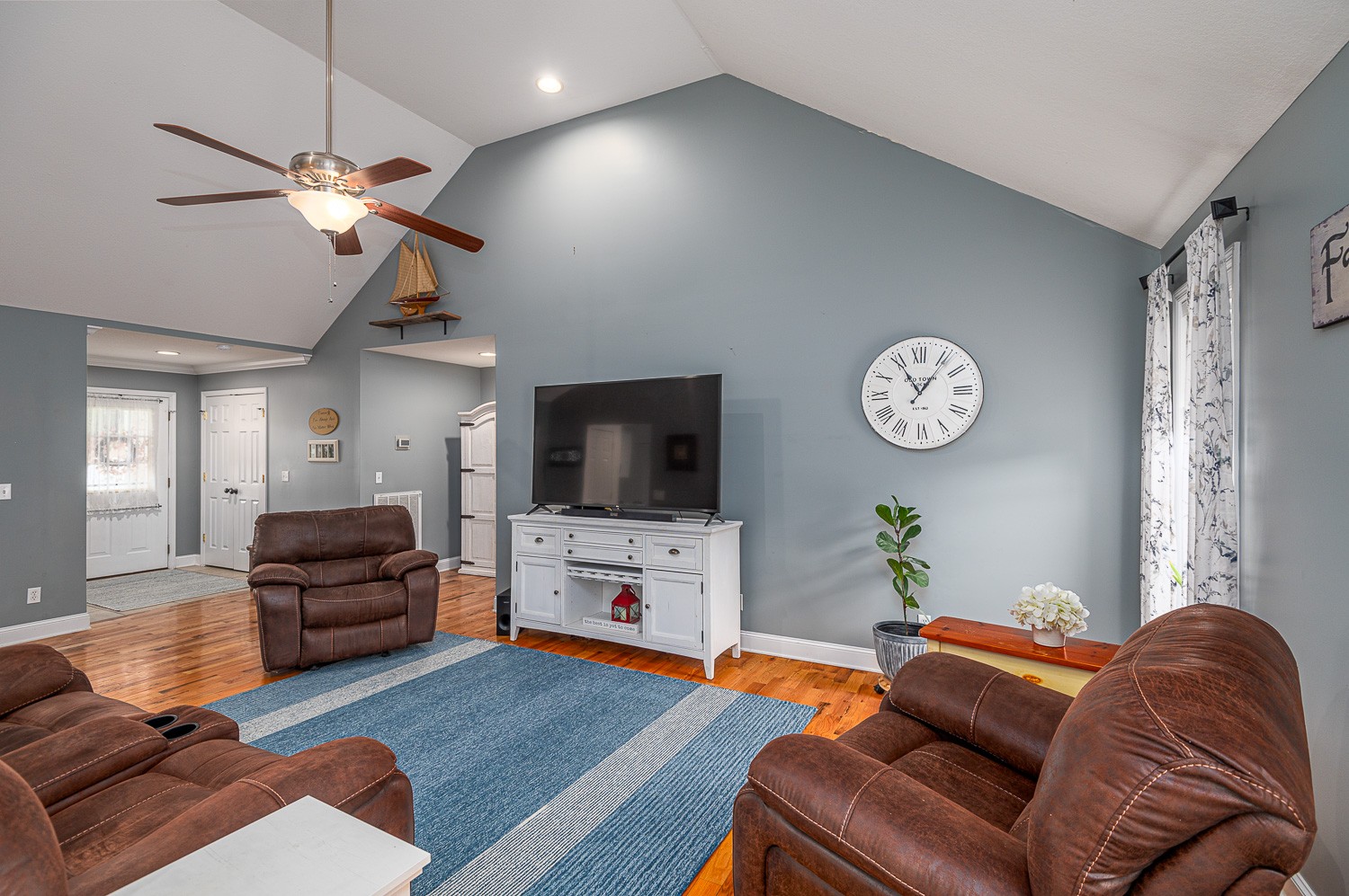 213 Thoroughbred Dr, Nw Property Photo 9