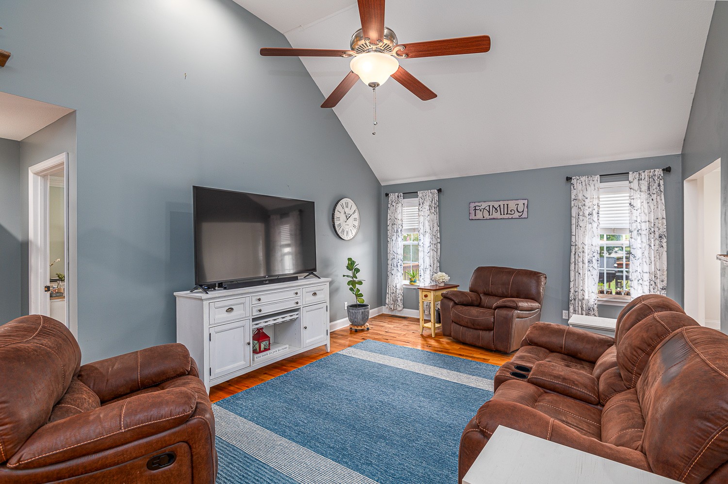 213 Thoroughbred Dr, Nw Property Photo 10