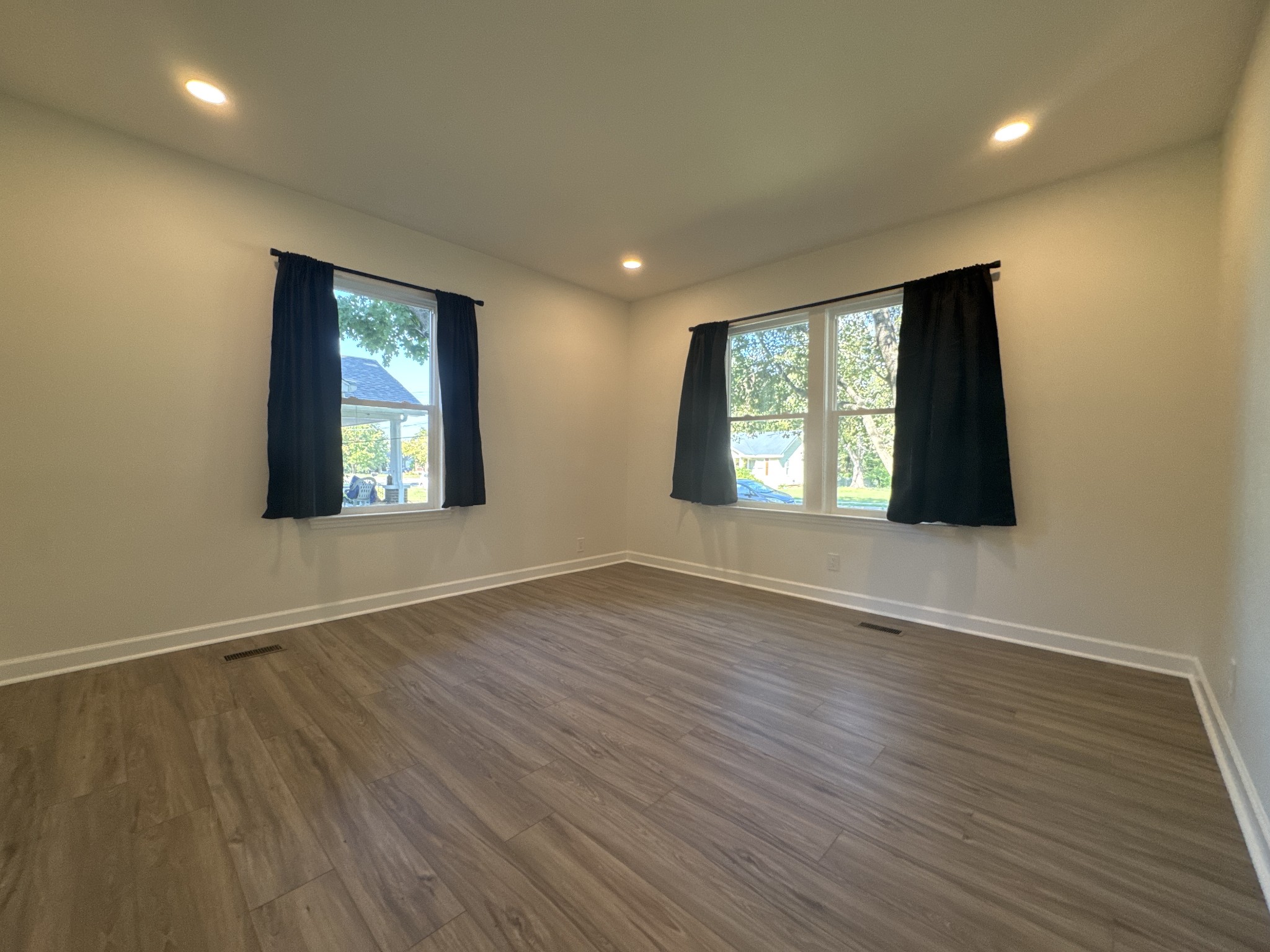 114 N Hatton Ave Property Photo 3