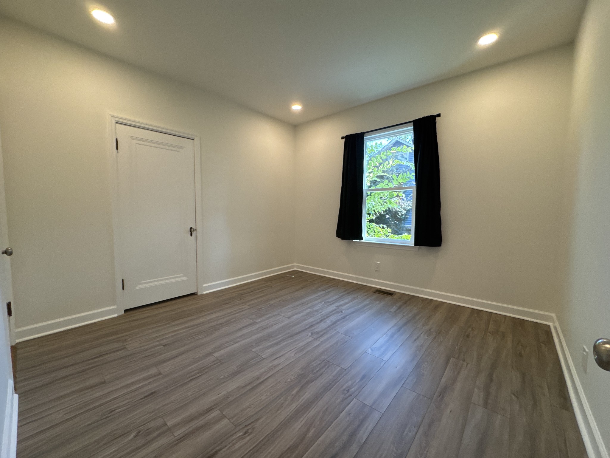 114 N Hatton Ave Property Photo 4