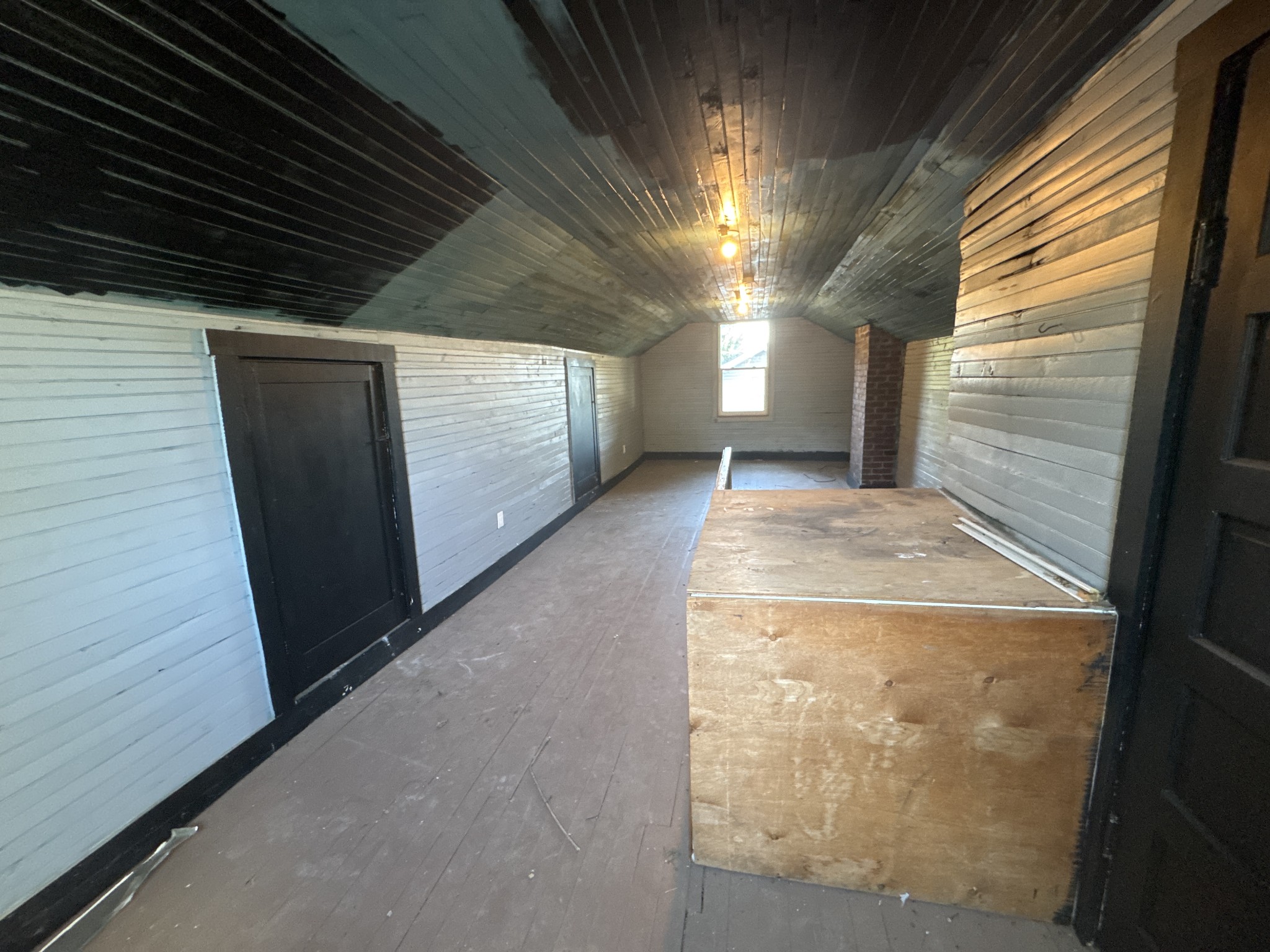 114 N Hatton Ave Property Photo 5