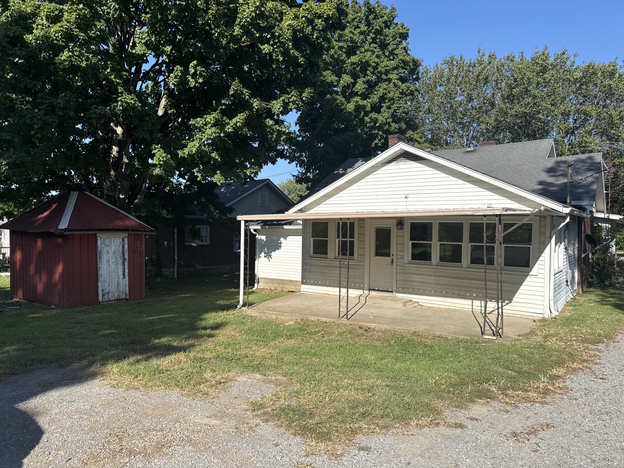 114 N Hatton Ave Property Photo 15