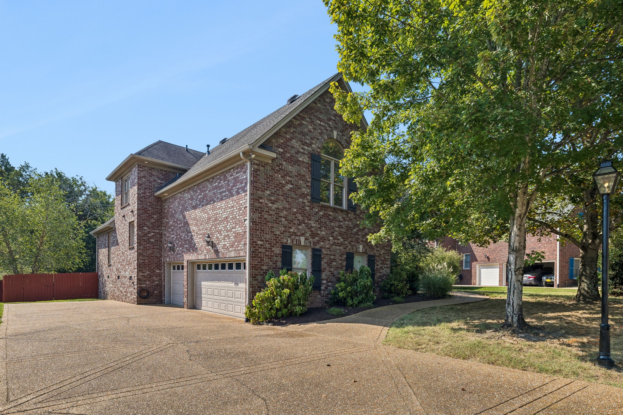 2209 Seven Points Cir Property Photo 4