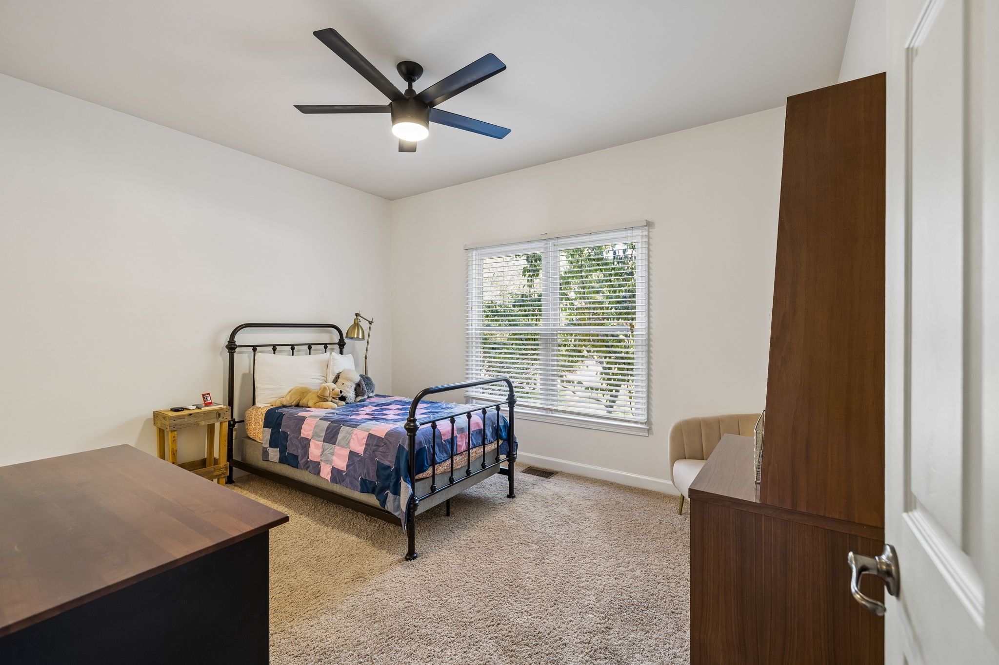 2209 Seven Points Cir Property Photo 37