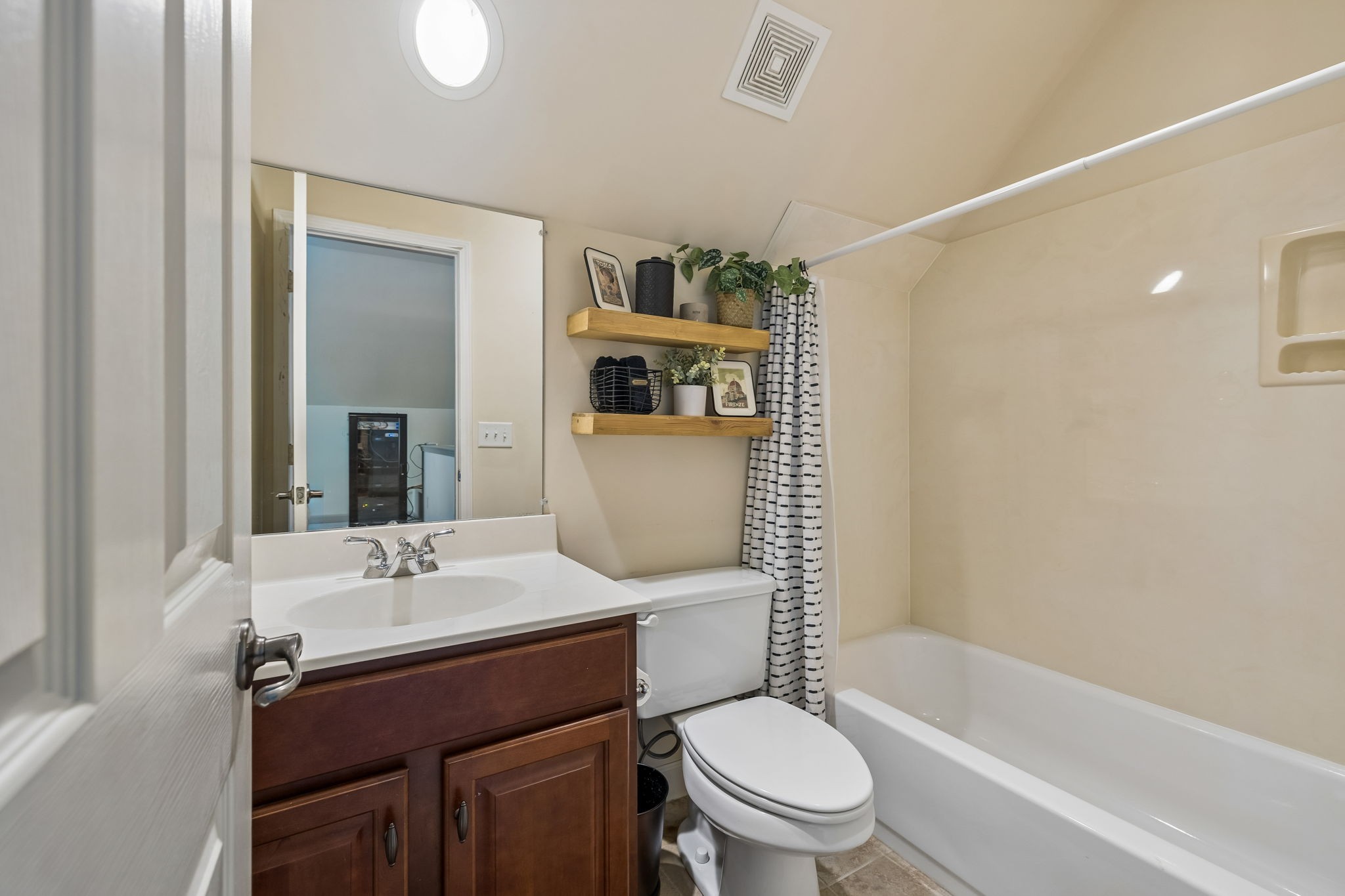 2209 Seven Points Cir Property Photo 47
