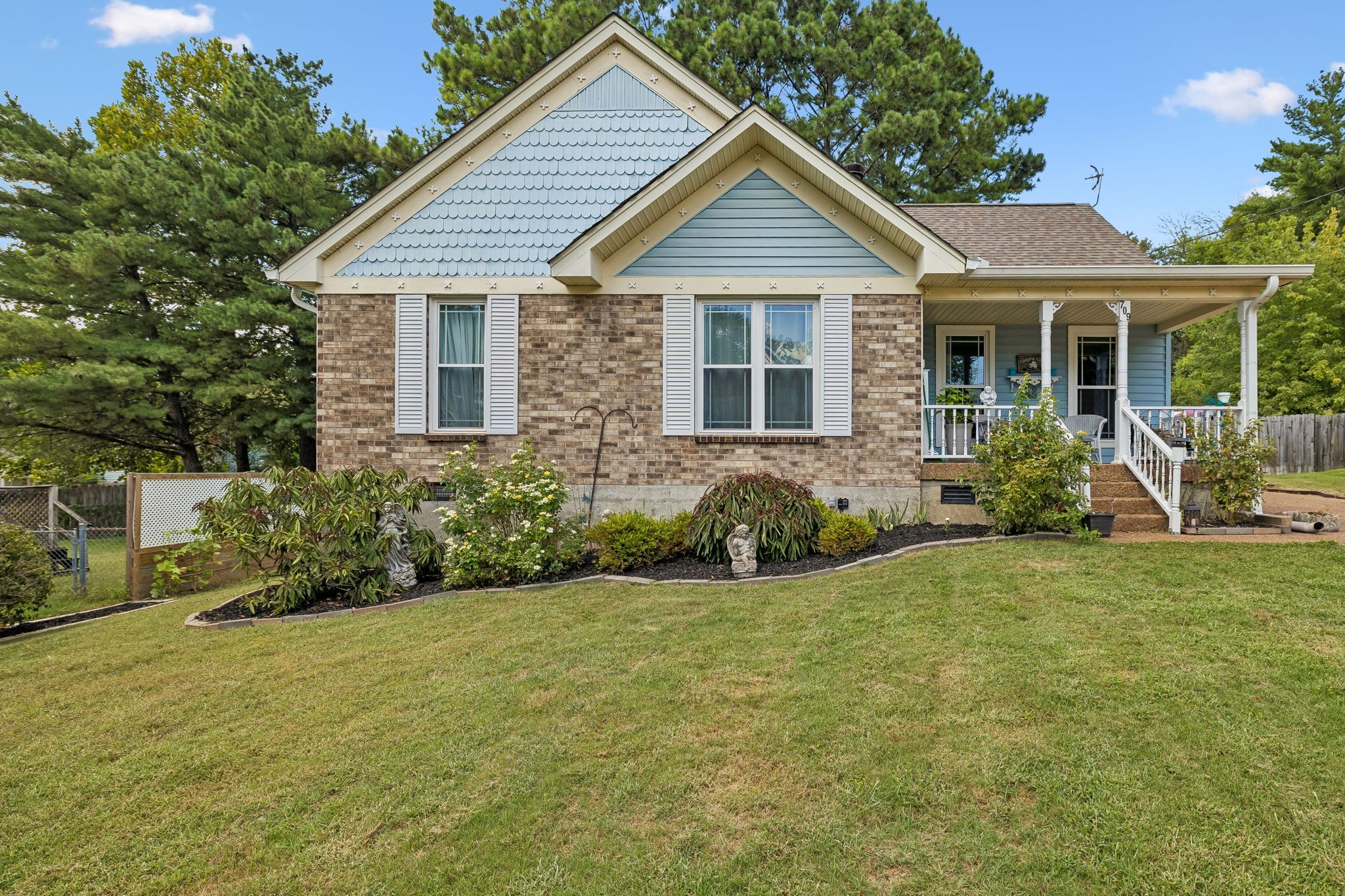 709 Woodbrier Ct Property Photo 1