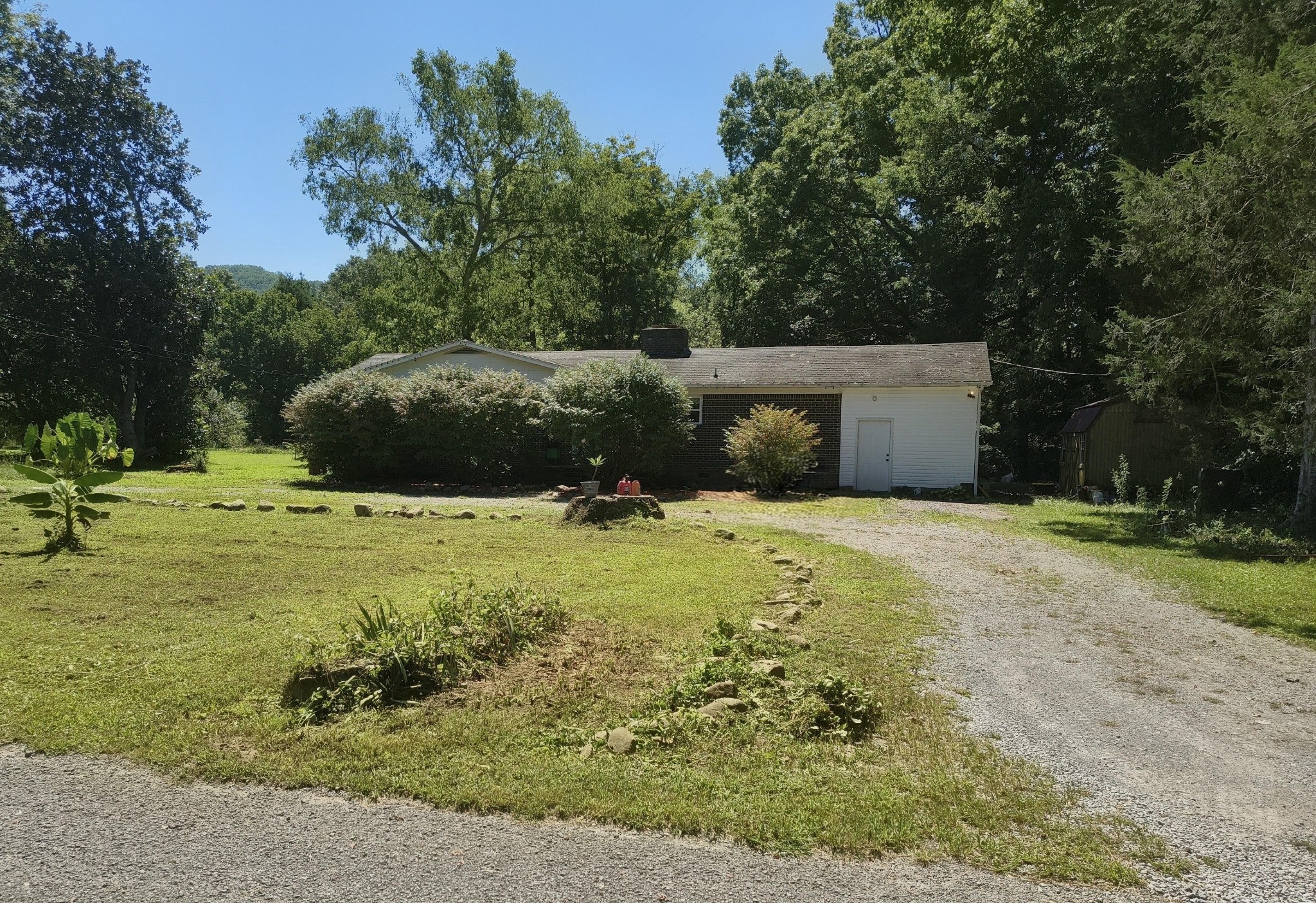 4880 Hills Creek Rd Property Photo 1