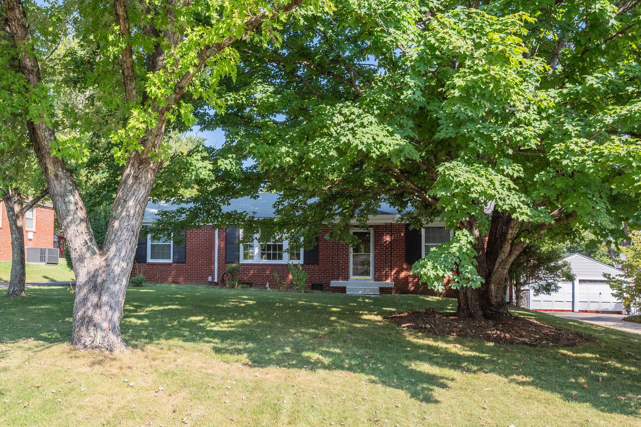 308 Fieldcrest Dr Property Photo 1