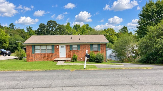 1645 Falcon Dr, Se Property Photo 1