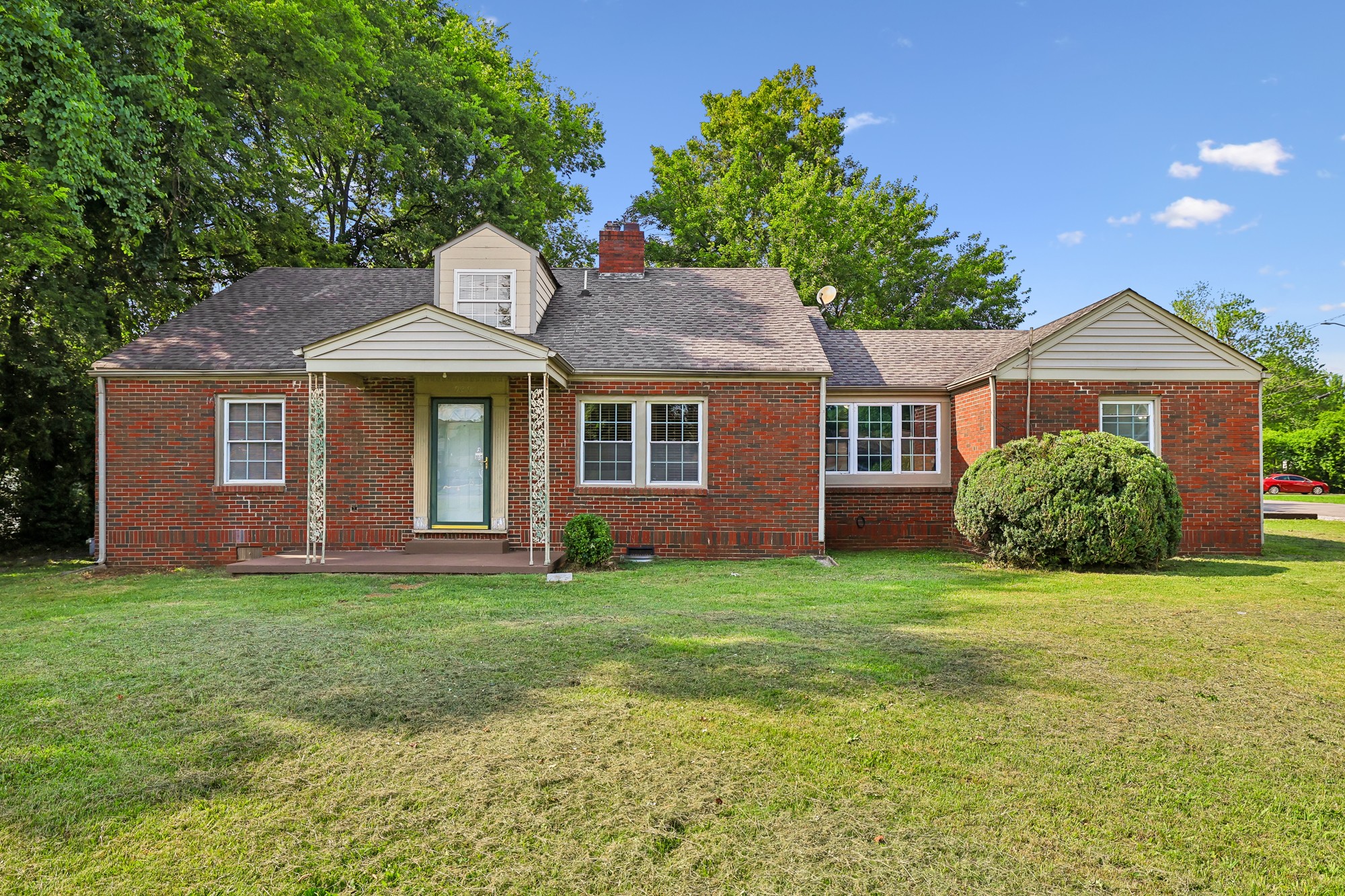929 Greenland Dr Property Photo 1
