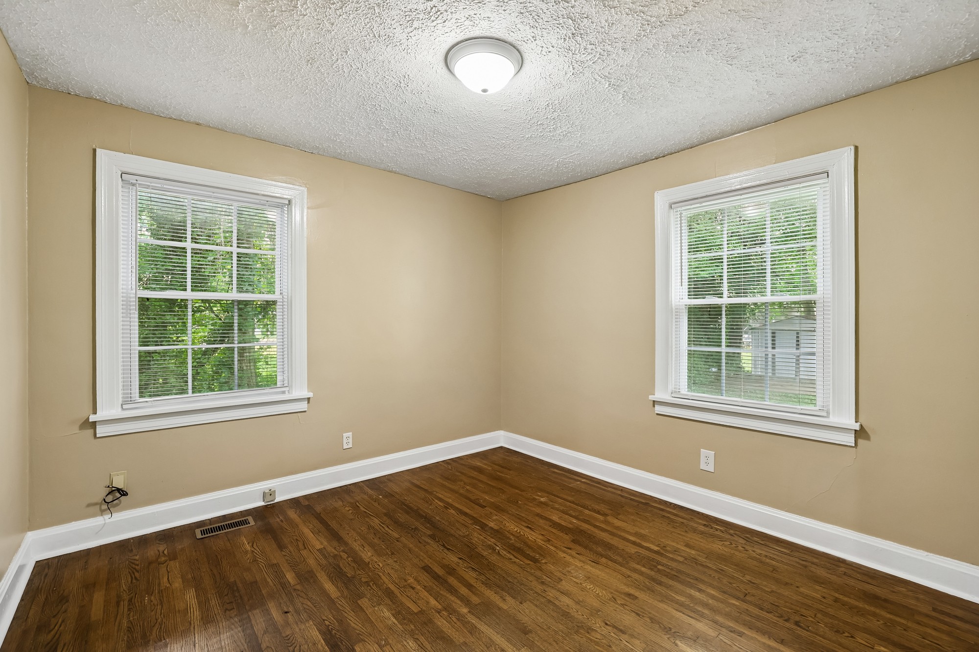 929 Greenland Dr Property Photo 23