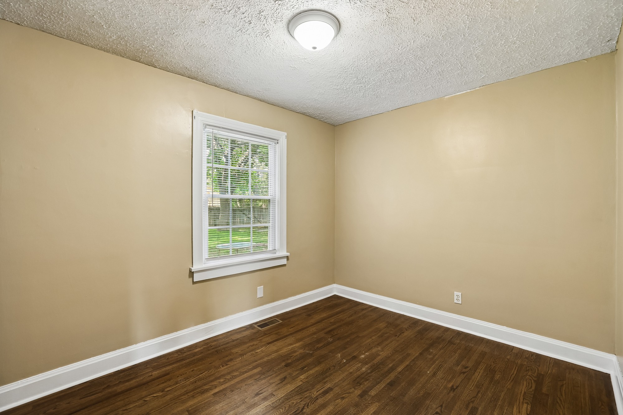 929 Greenland Dr Property Photo 25