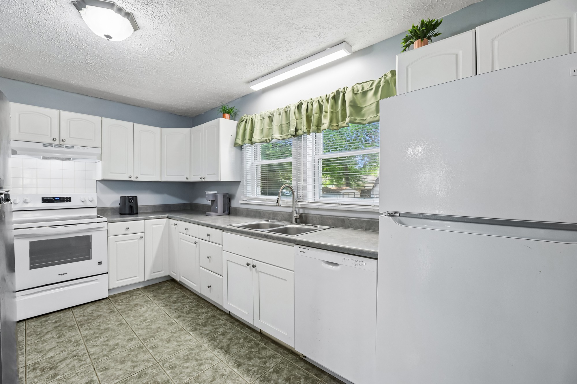 929 Greenland Dr Property Photo 37