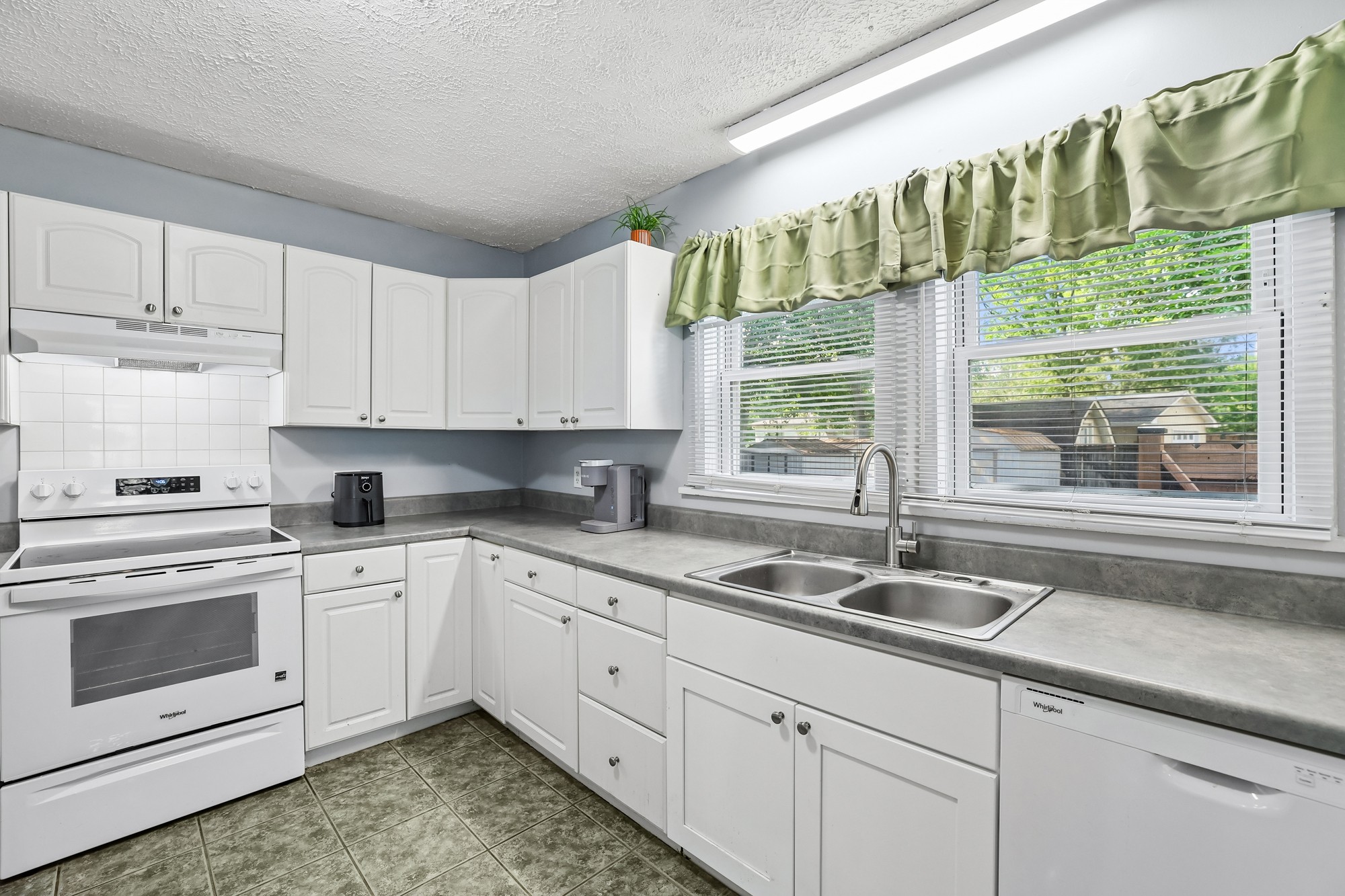 929 Greenland Dr Property Photo 38