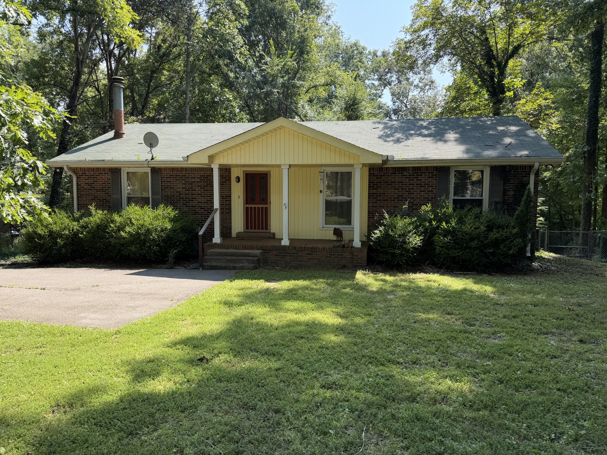 1302 Kingston Springs Rd Property Photo 1