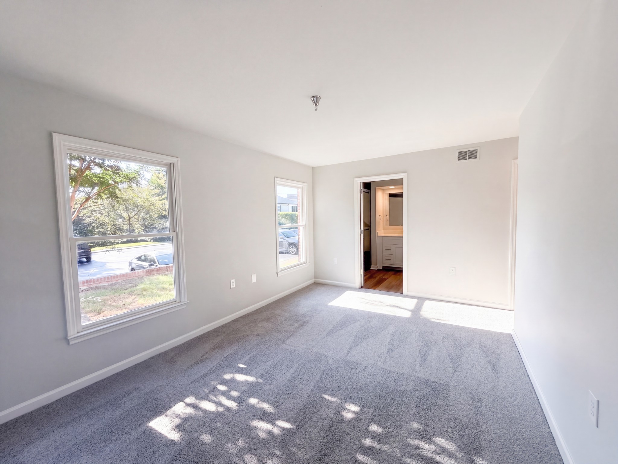 5025 Hillsboro Pike Property Photo 4