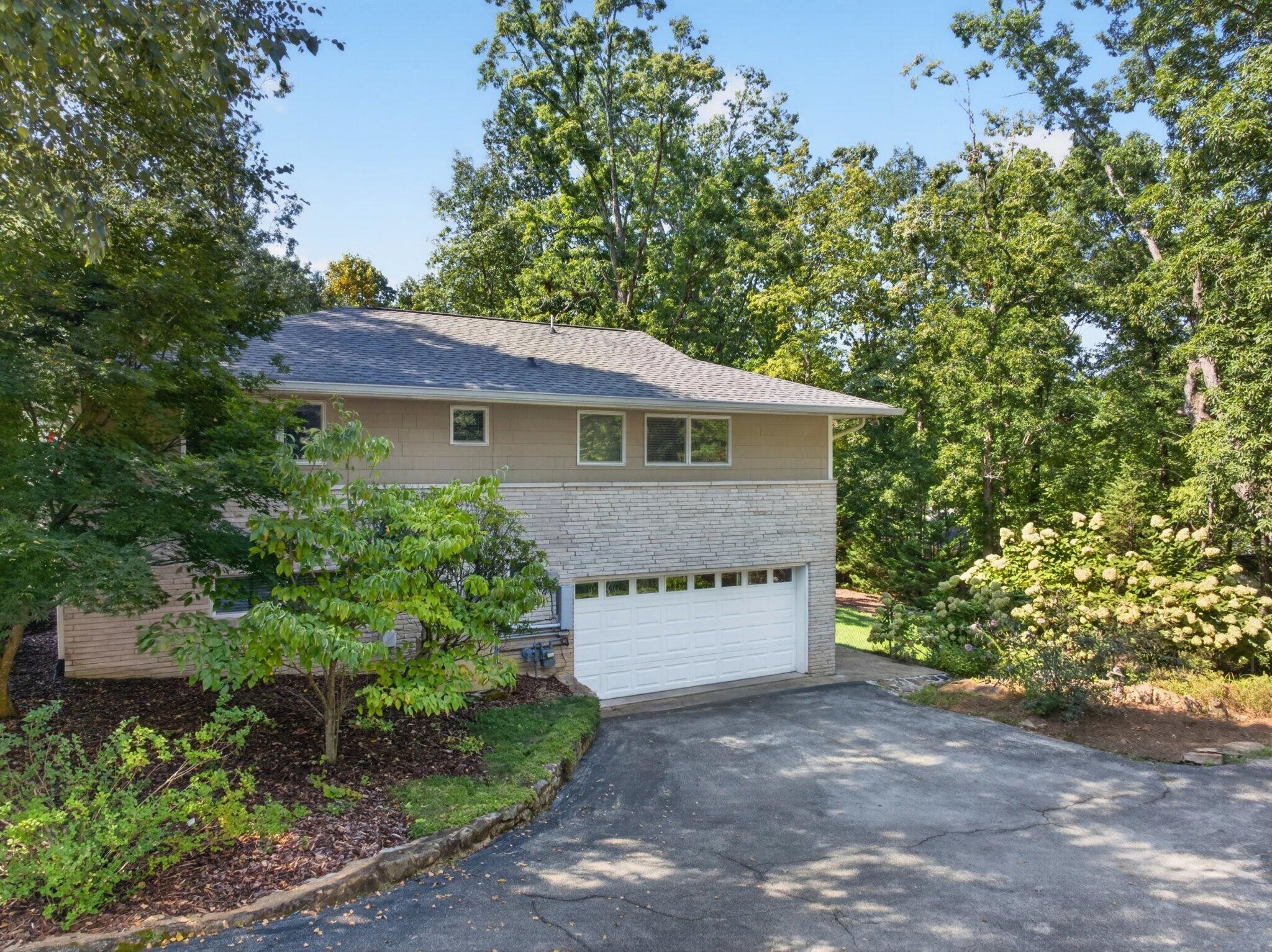 407 N Palisades Drive Property Photo 5