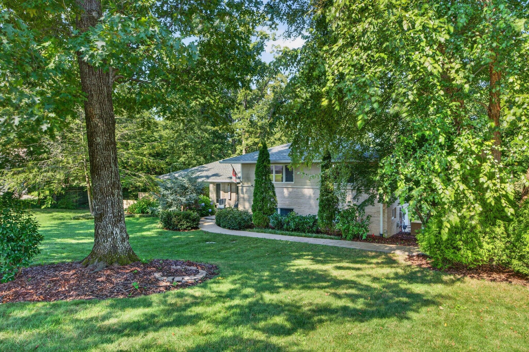 407 N Palisades Drive Property Photo 6